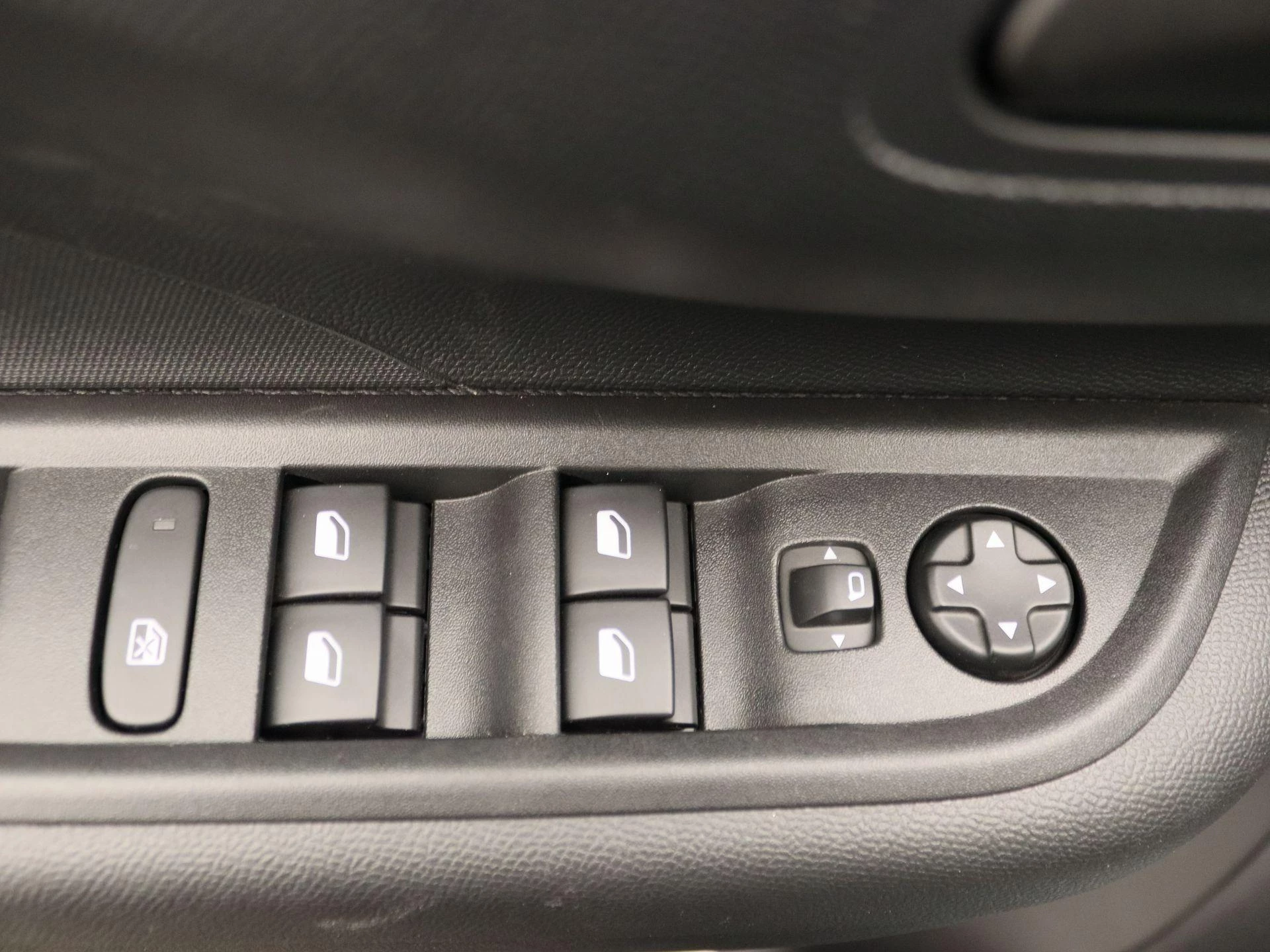 Opel-Frontera-image-18