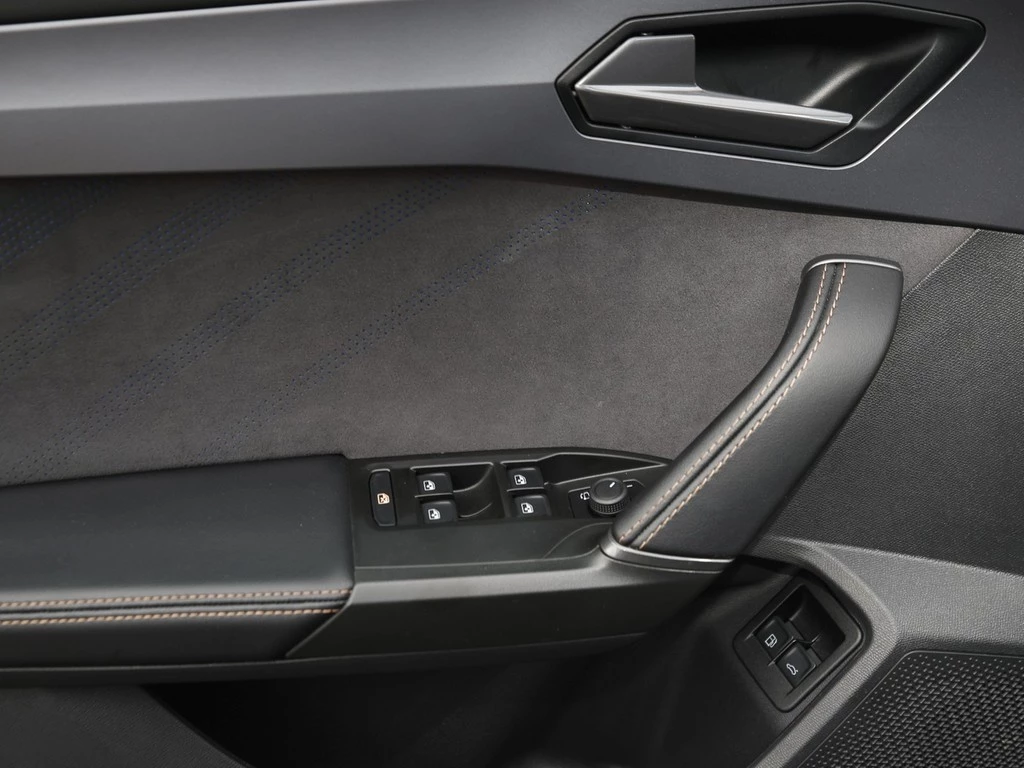 CUPRA Leon Sportstourer ST 1.5 TSI DSG e-Hybrid VZ Navi/Full-Link