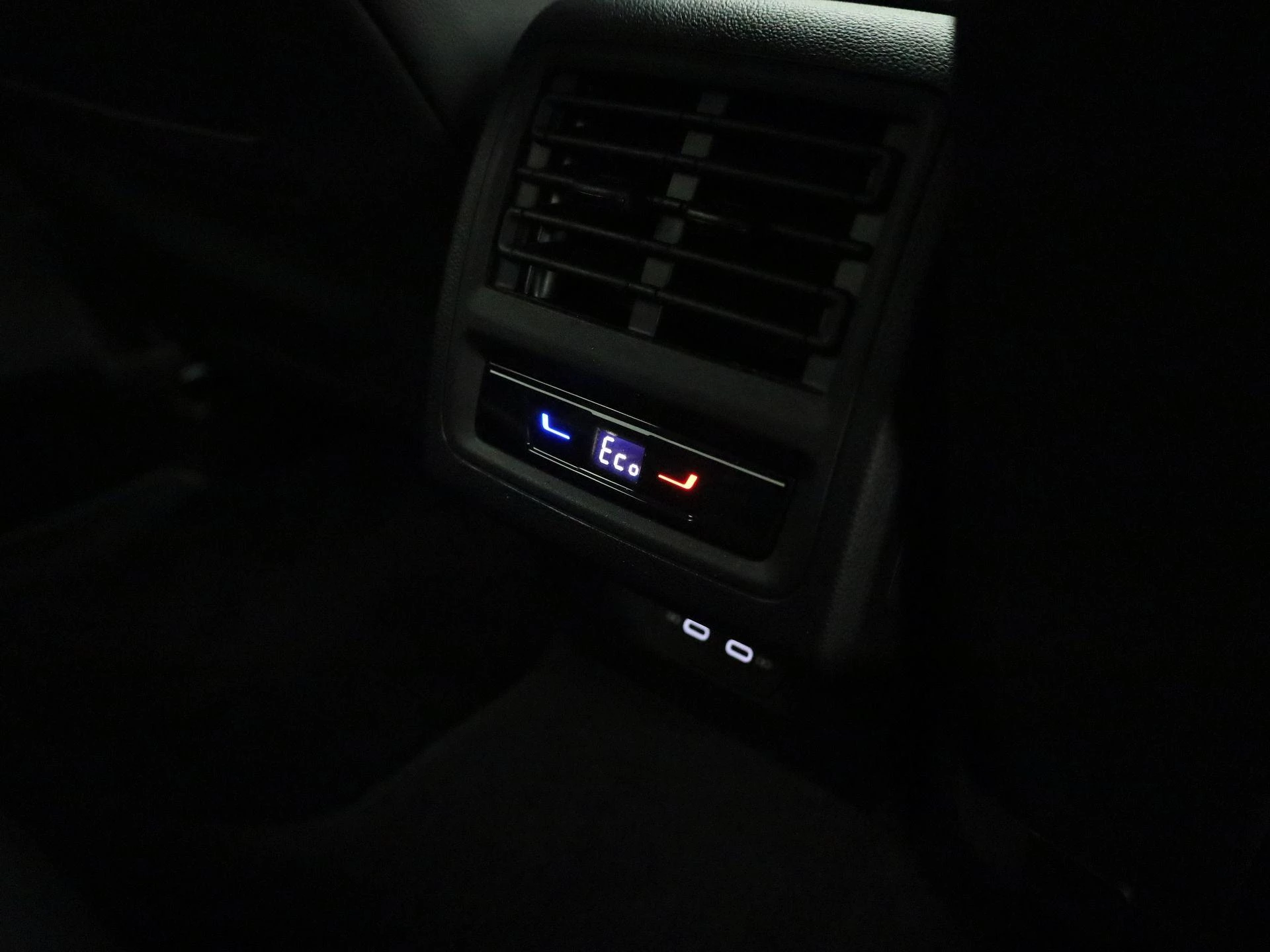 Volkswagen-Golf-image-42