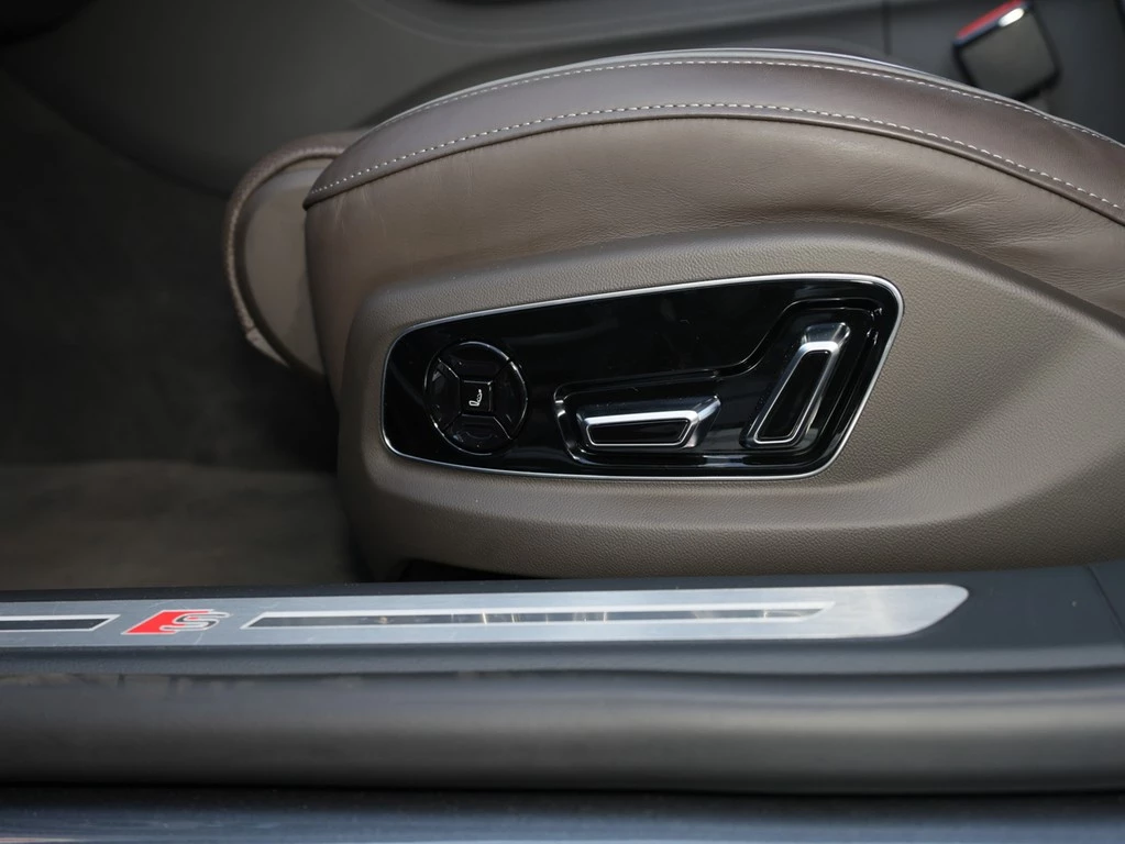 Audi S8 4.0 TFSI quattro tiptronic
