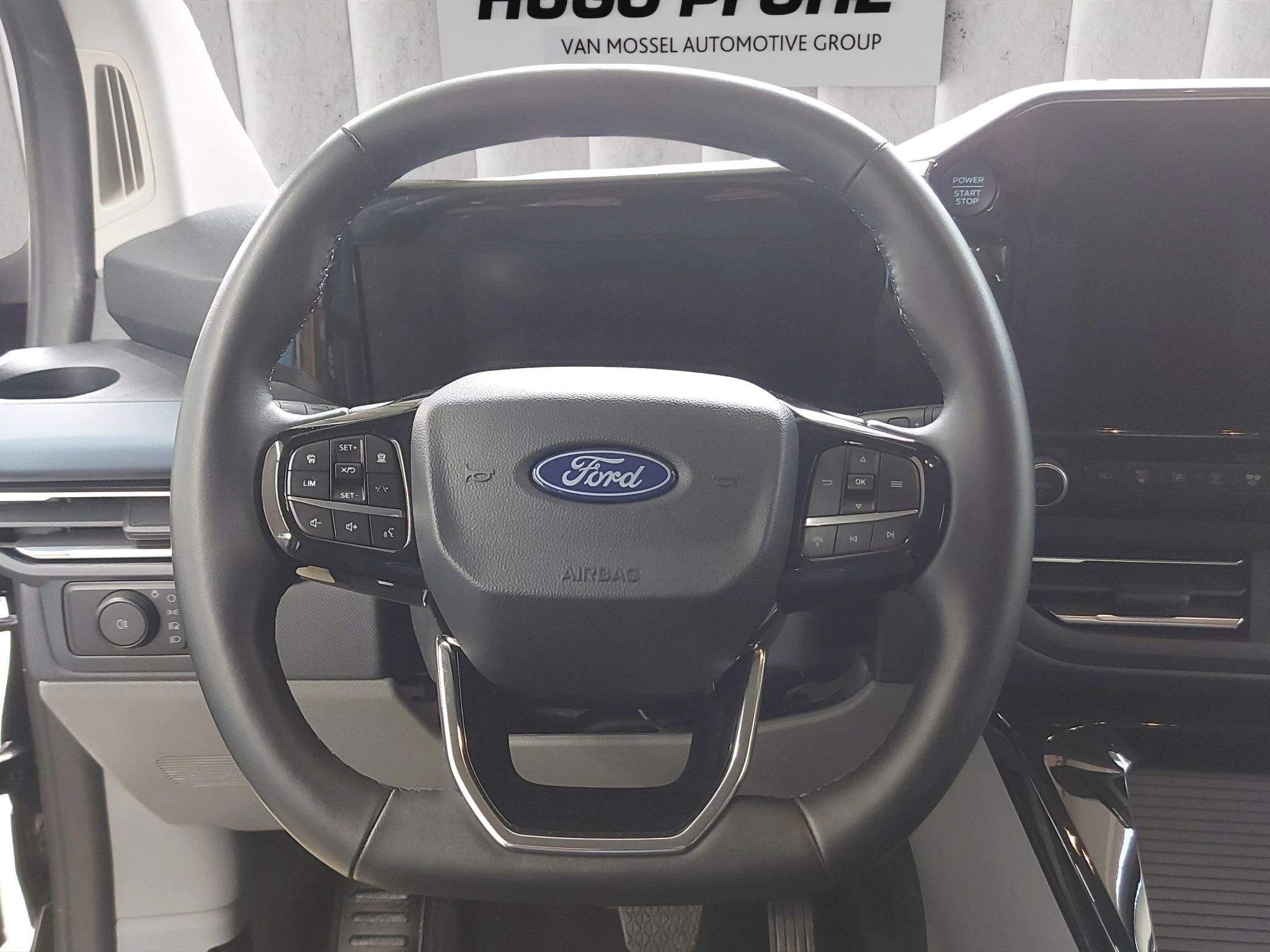 Ford-Tourneo Custom-image-12