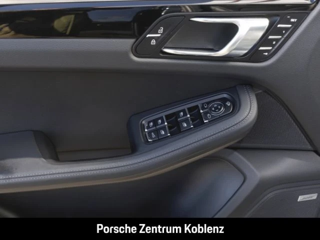 Porsche-Macan-image-21