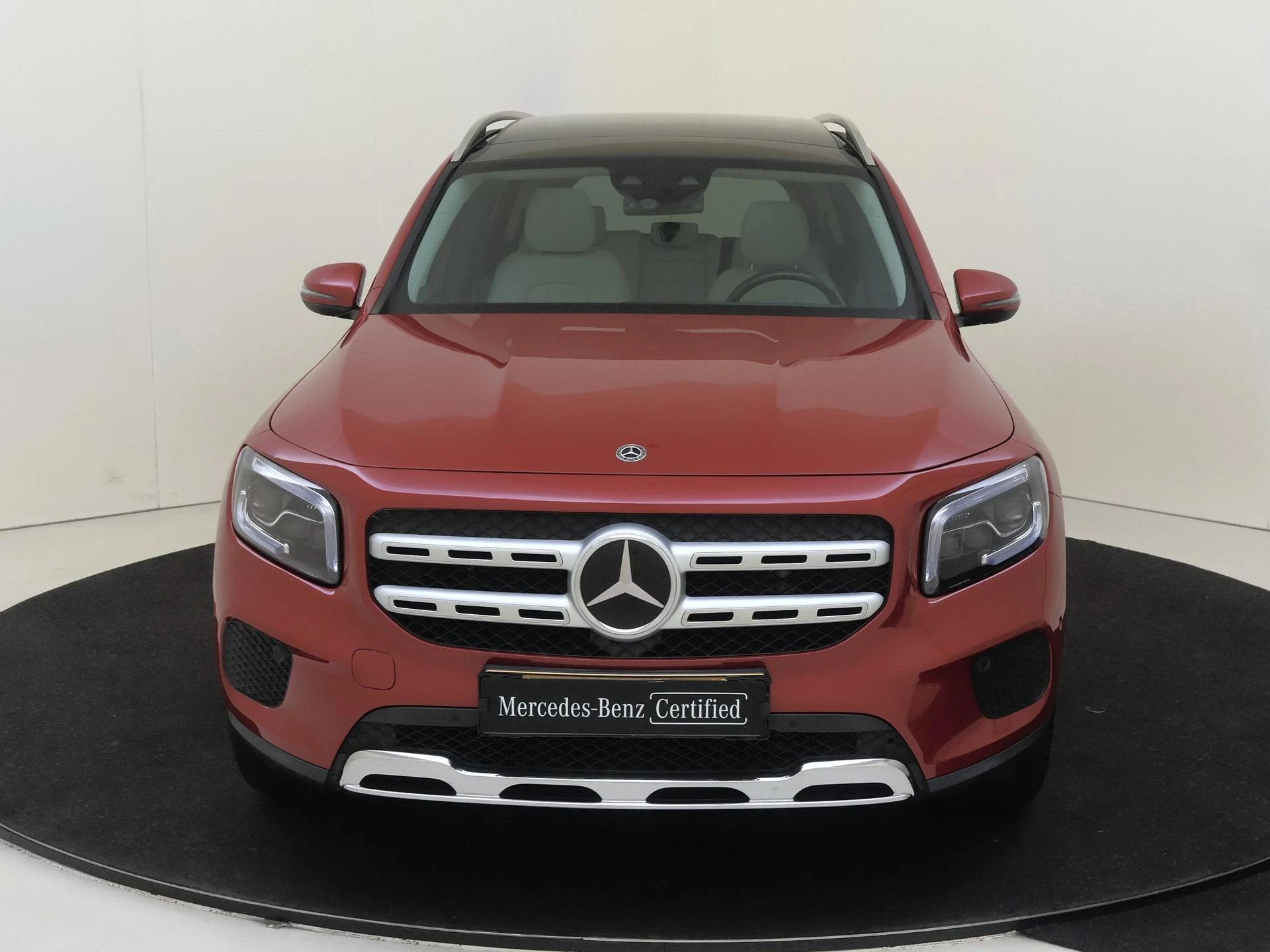 Mercedes-Benz-GLB-image-5