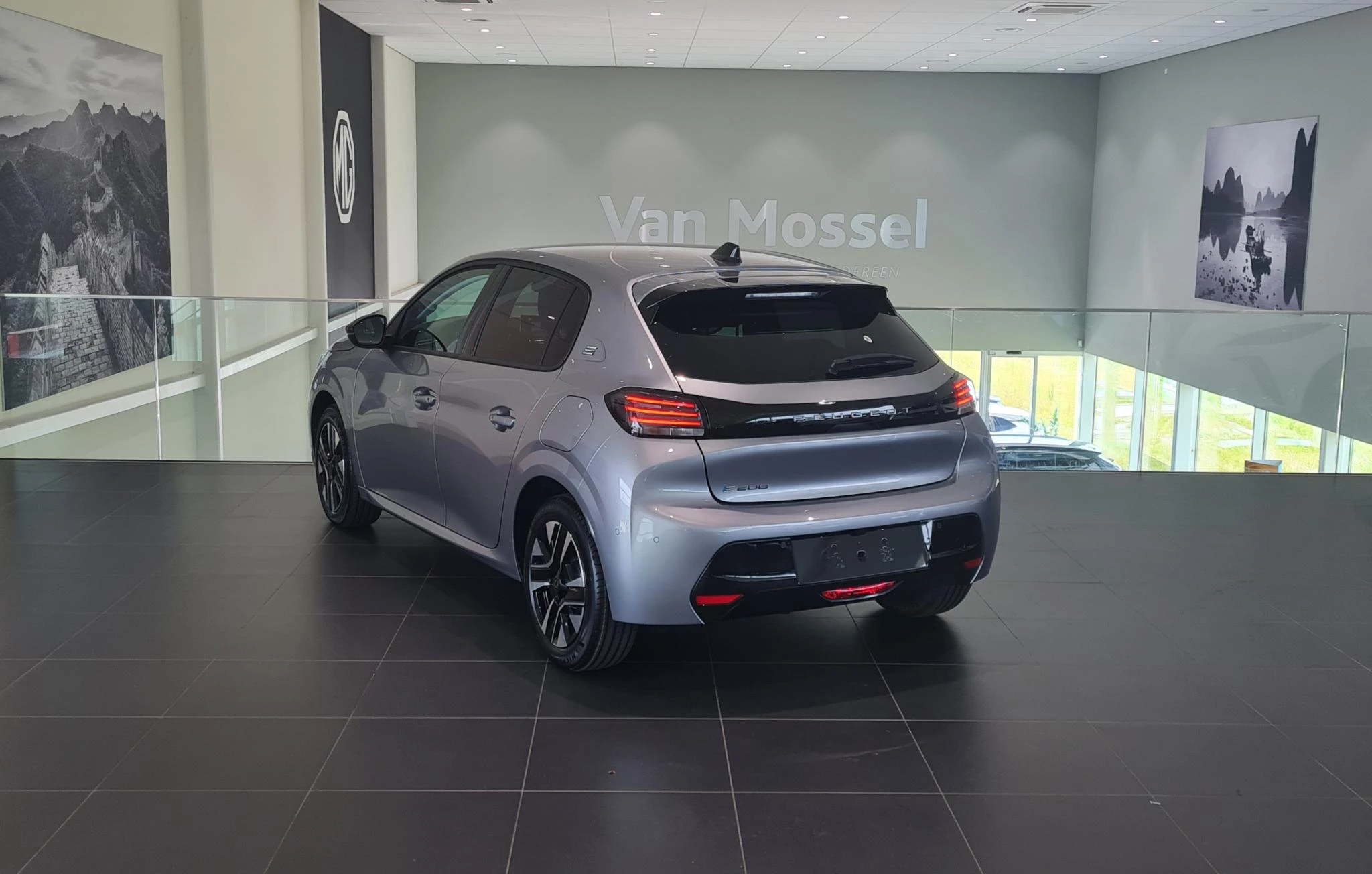 Peugeot e-208