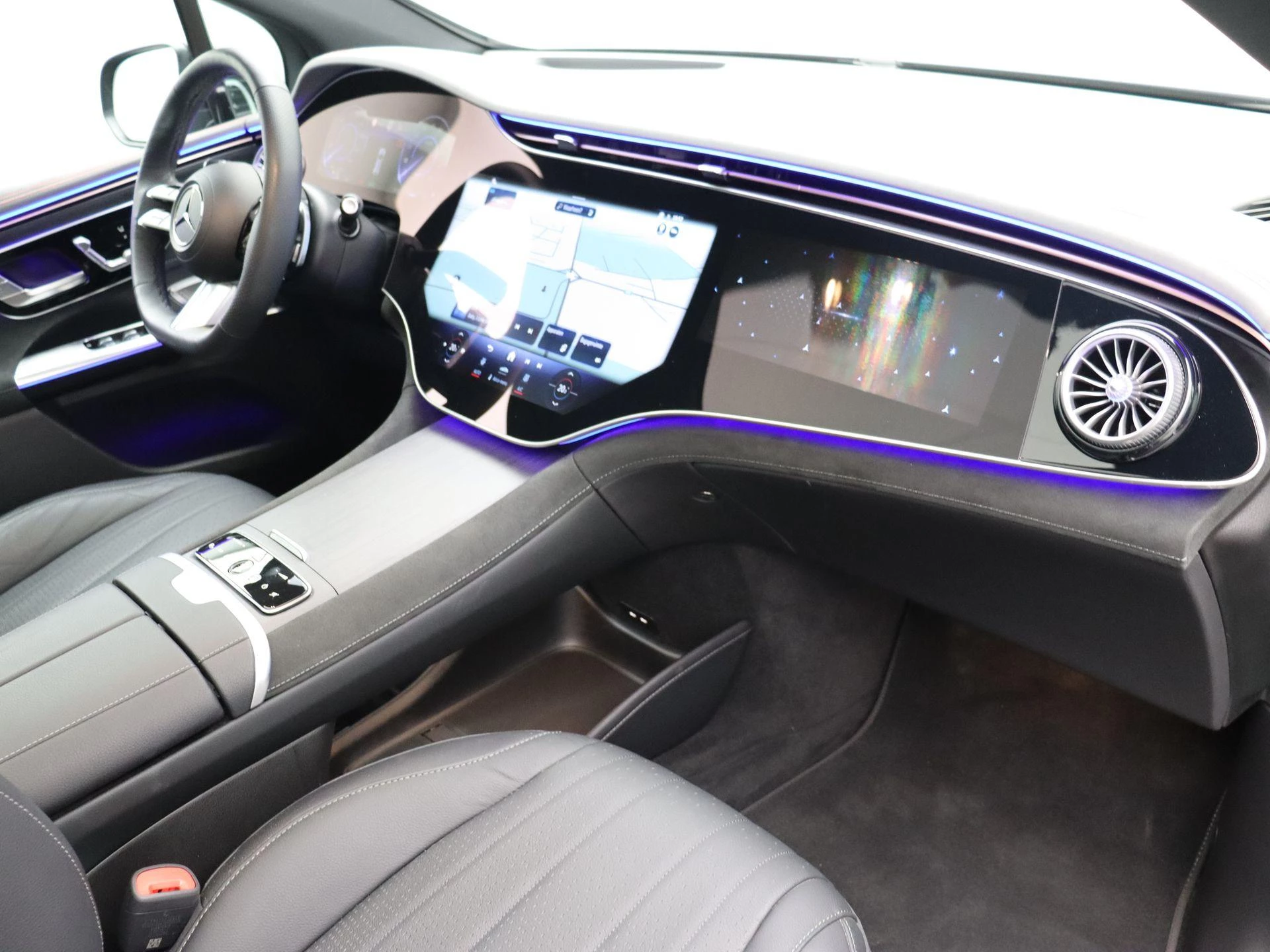 Mercedes-Benz EQE SUV 350+ Star Edition + PANO DAK + DIGITAL LIGHT + LEDER + HYPERSCREEN +