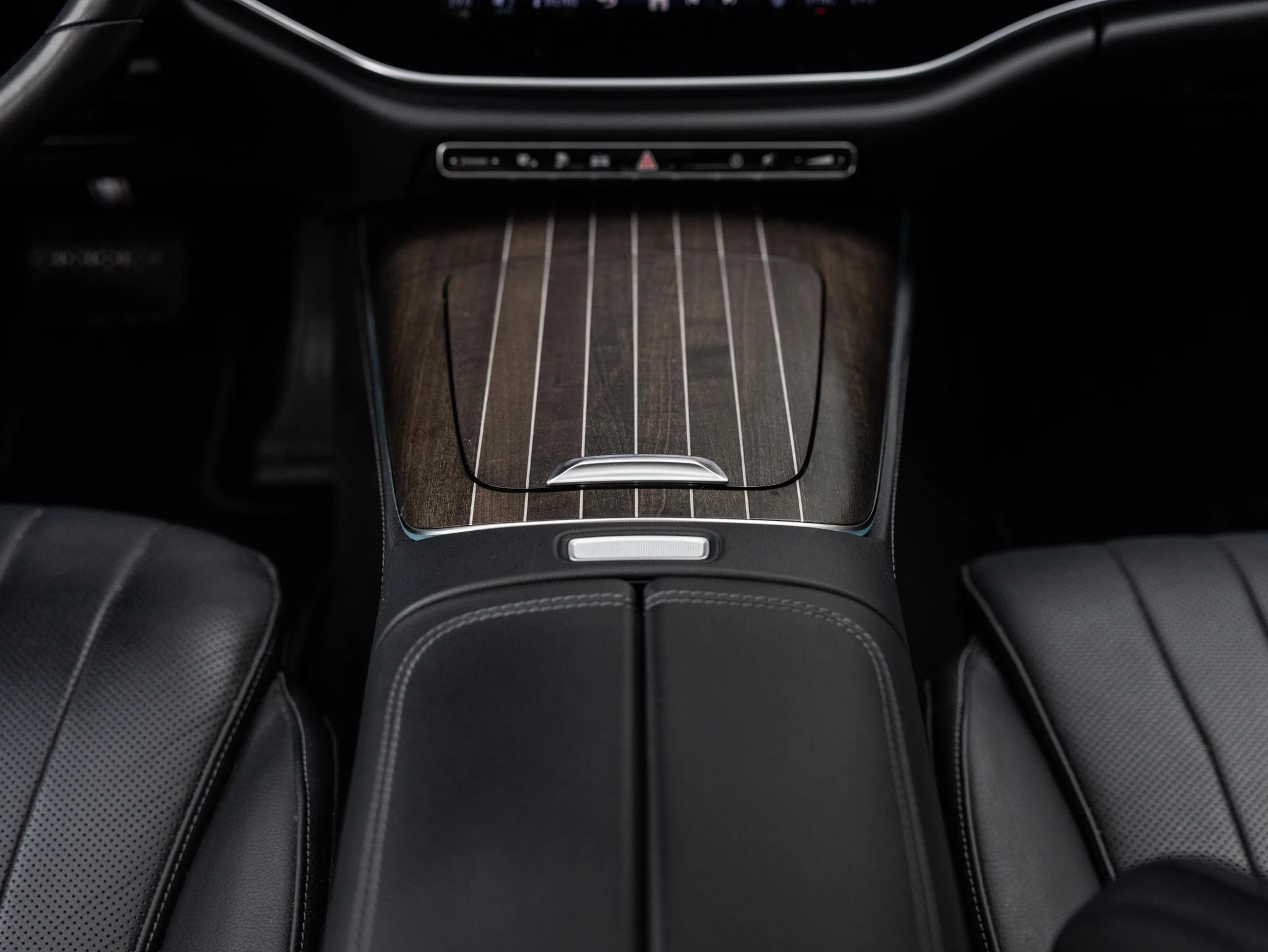 Mercedes-Benz-E-Klasse-image-32