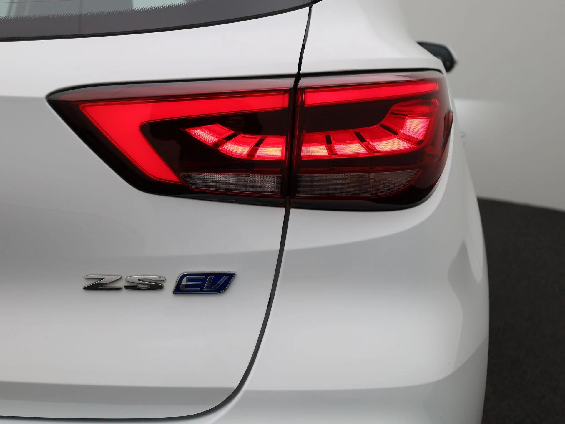 MG-ZS EV-image-36