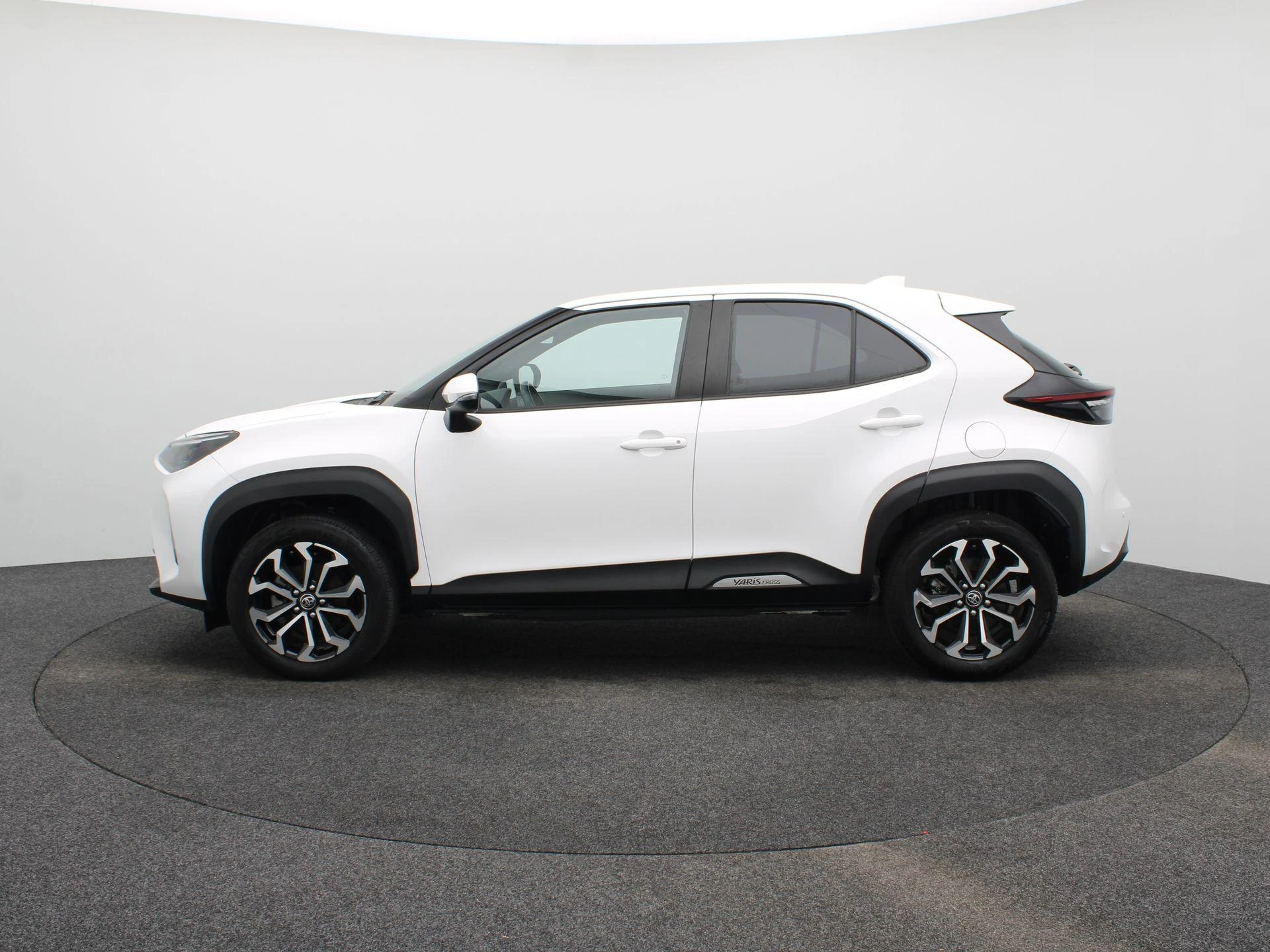Toyota-Yaris Cross-image-3