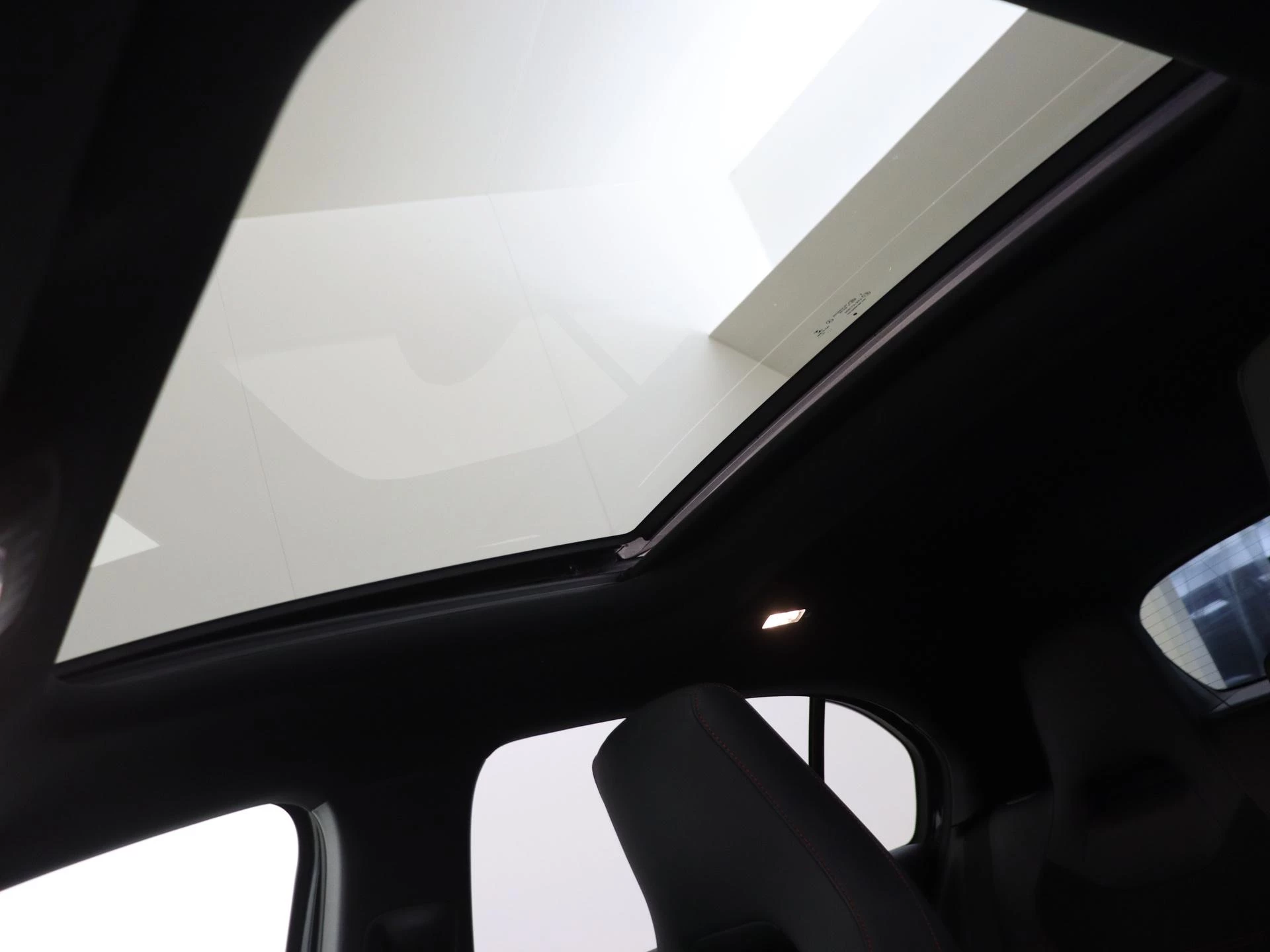 Mercedes-Benz-A-Klasse-image-27