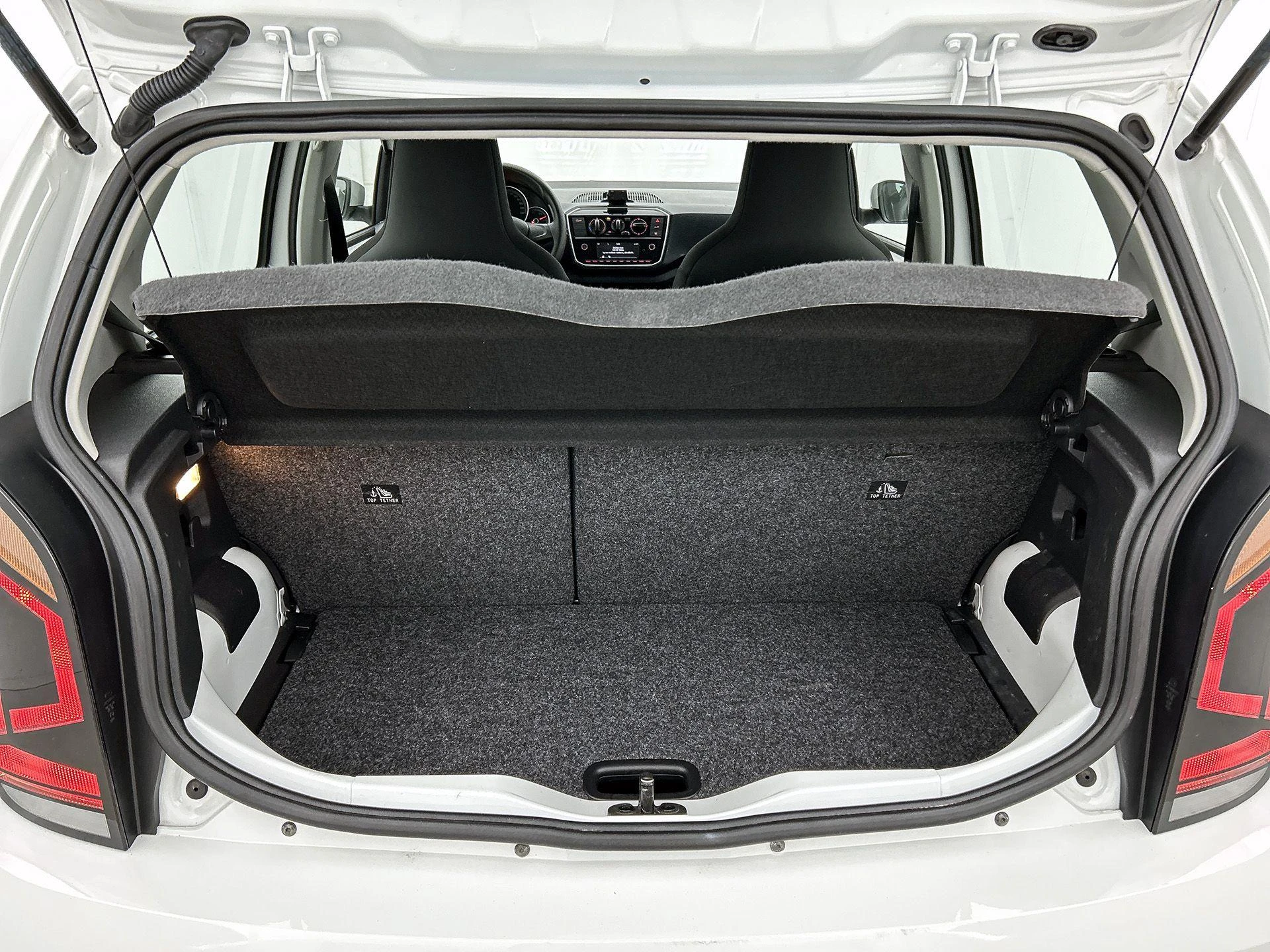 Volkswagen-up!-image-18