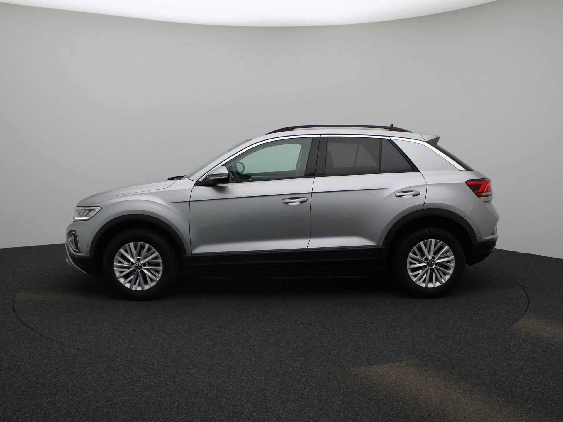 Volkswagen-T-Roc-image-3