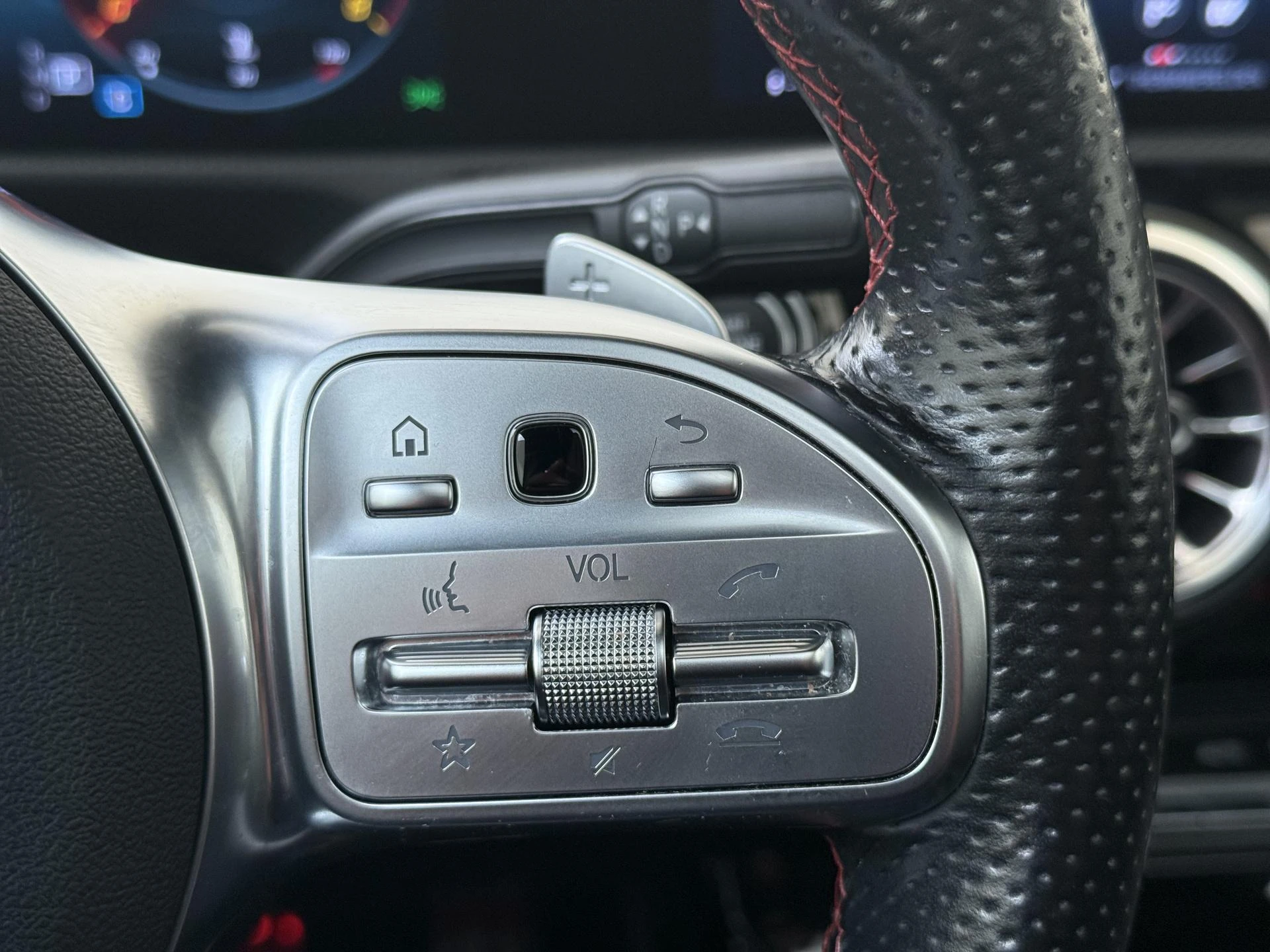 Mercedes-Benz-A-Klasse-image-12