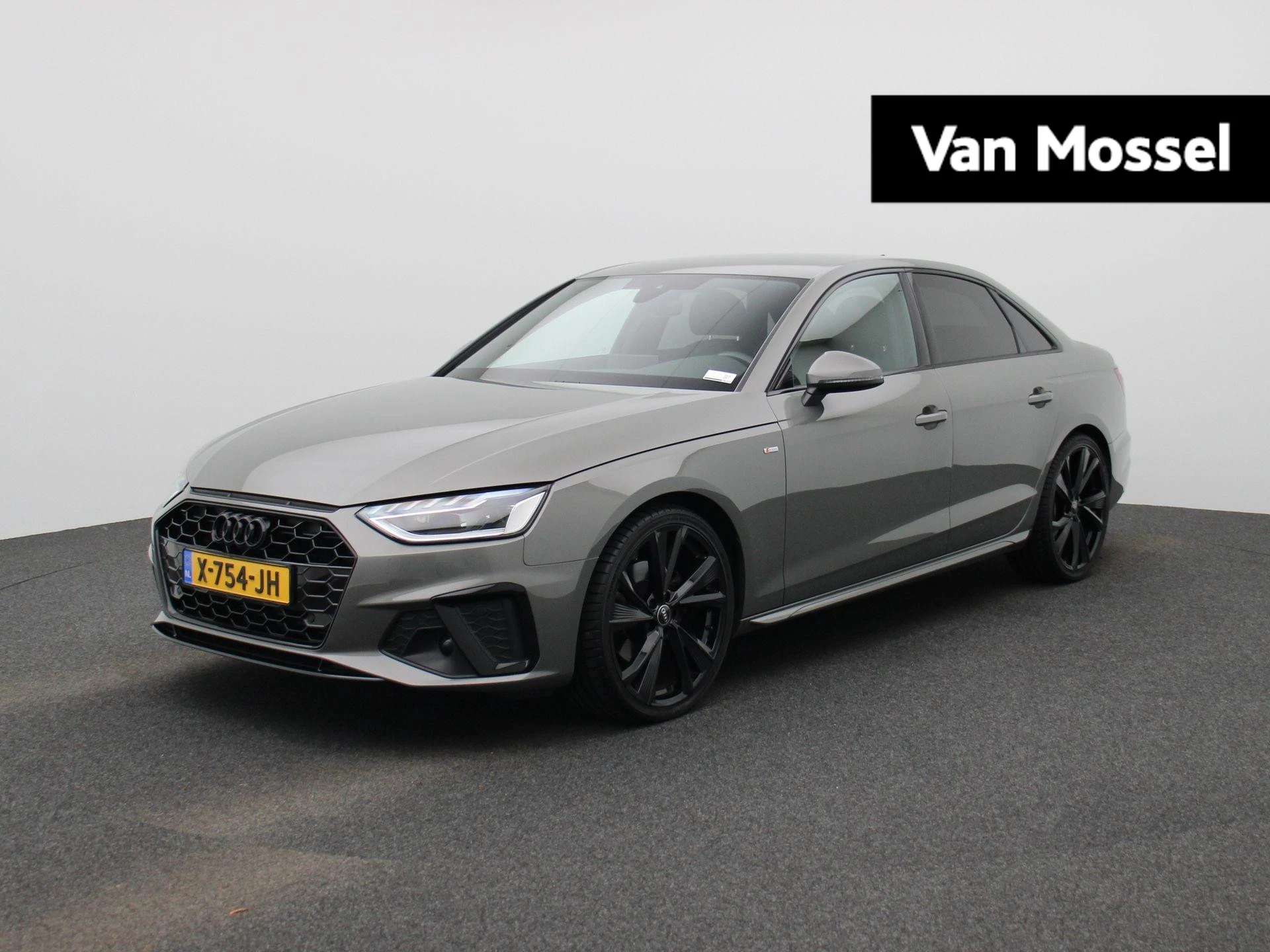 Audi-A4-image-0