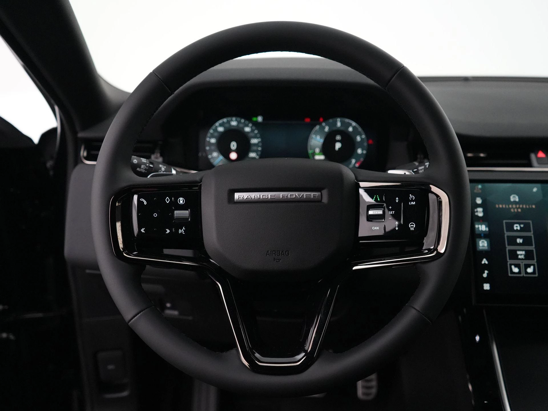 Land Rover-Range Rover Evoque-image-8