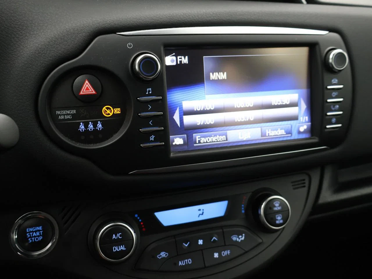 Toyota-Yaris-image-14