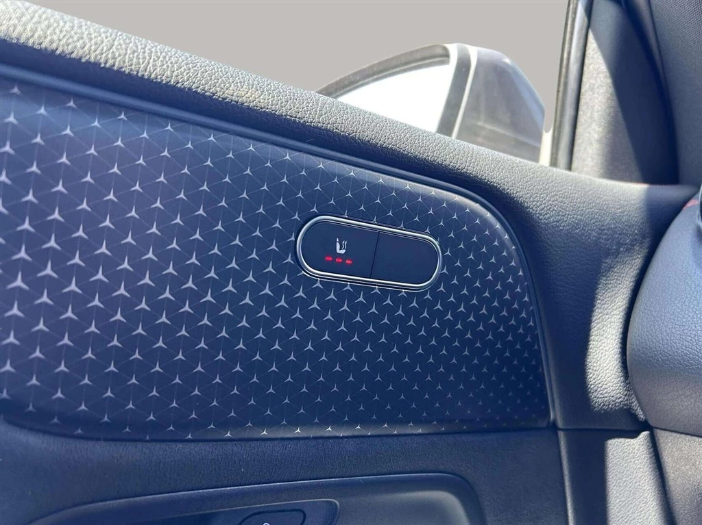 Mercedes-Benz-EQB-image-10