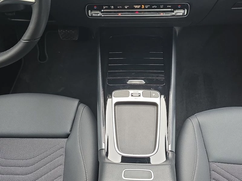 Mercedes-Benz GLA 200 d PROGRESSIVE AHK DISTRONIC LED MBUX Progressive