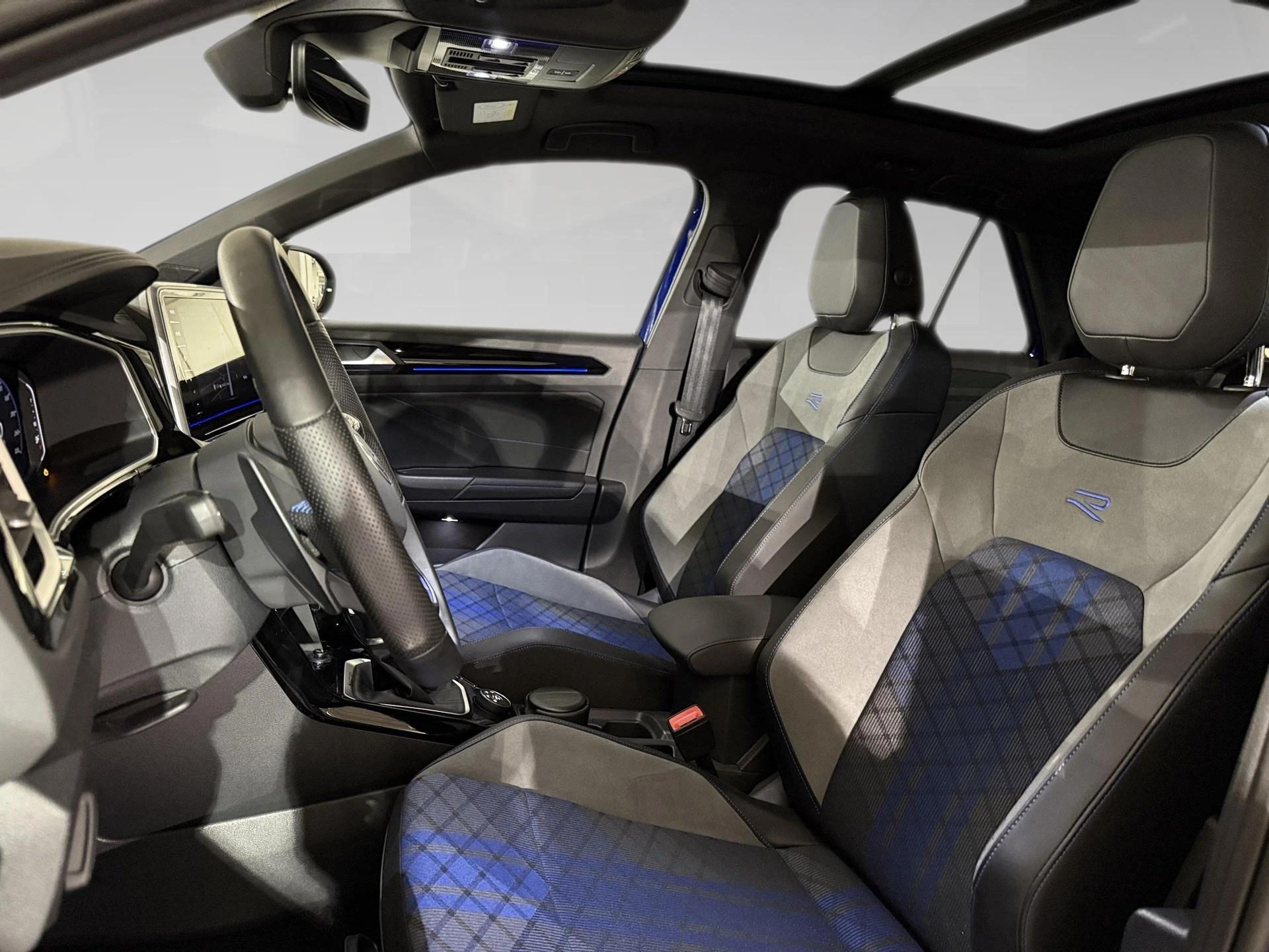 Volkswagen-T-Roc-image-3