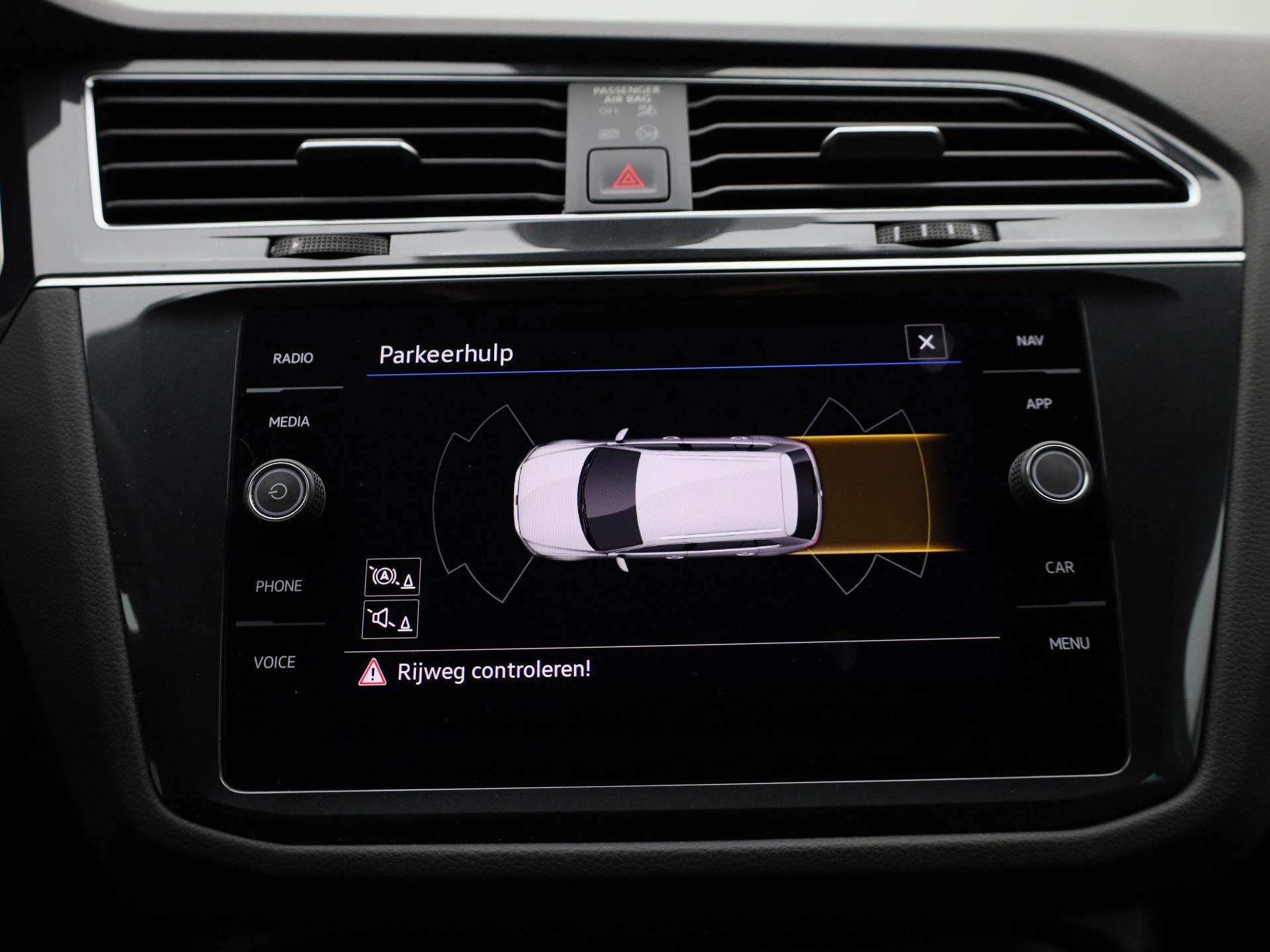 Volkswagen-Tiguan-image-27