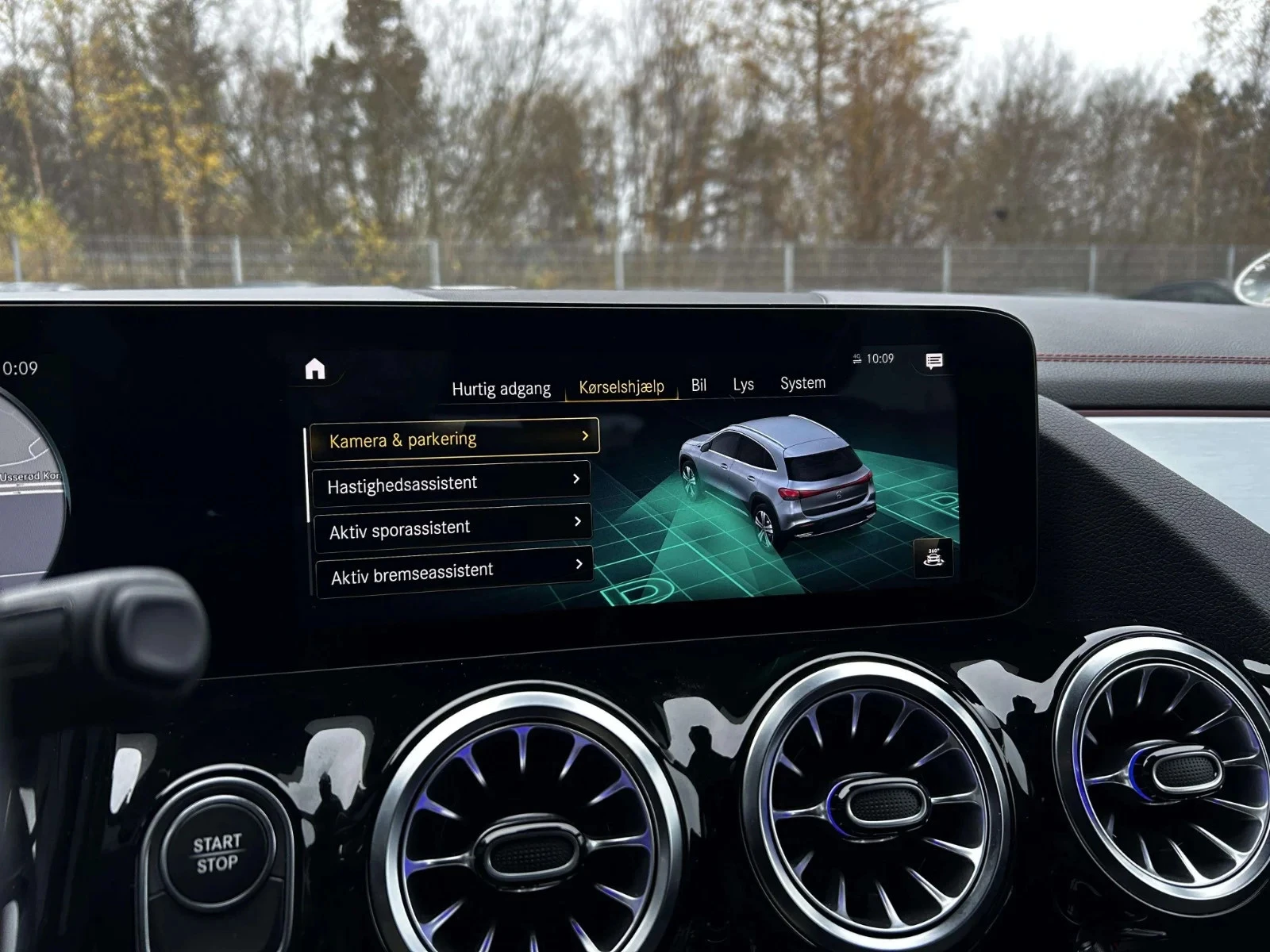 Mercedes-Benz-EQA-image-18