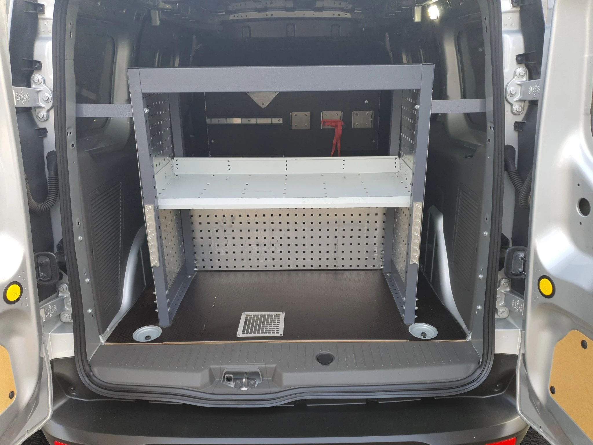 Ford-Transit Connect-image-15