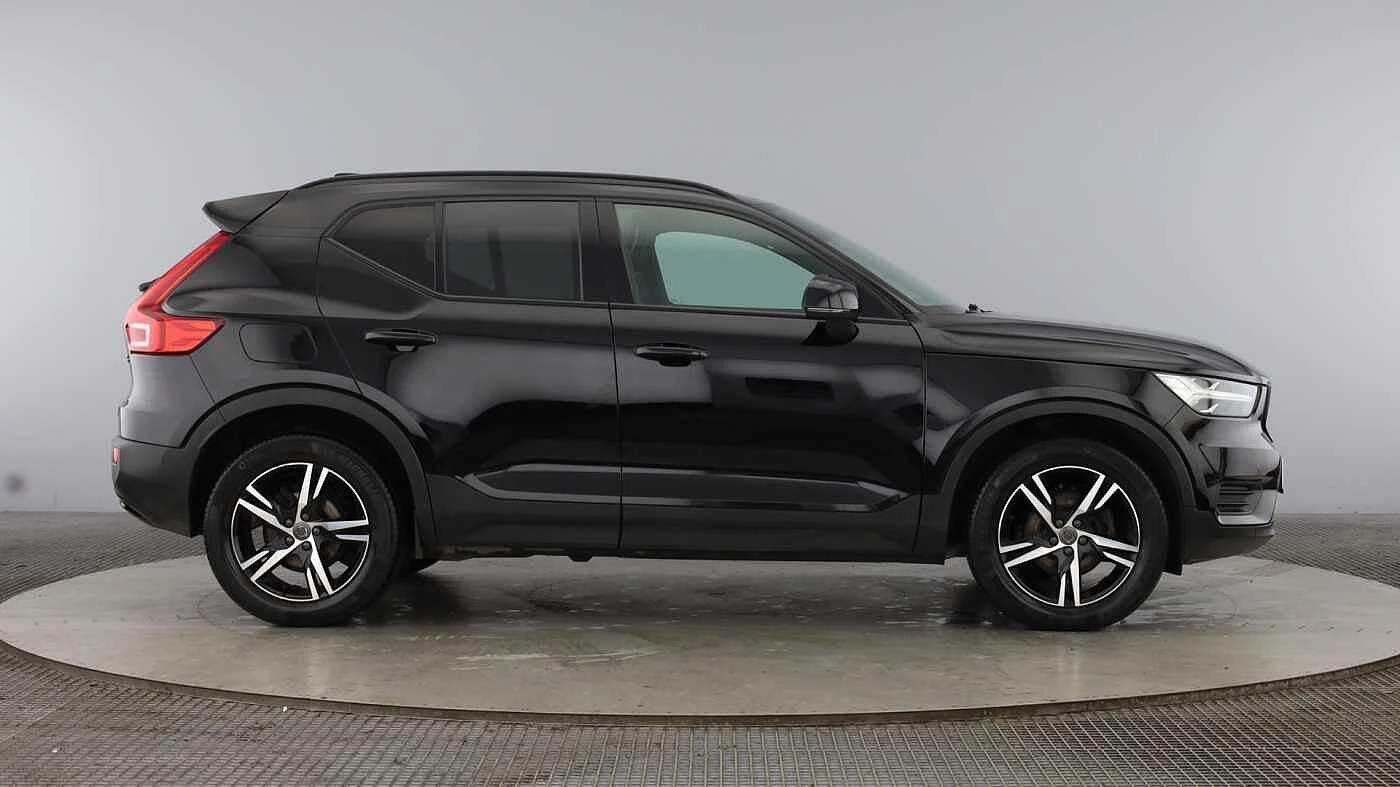 Volvo-XC40-image-1