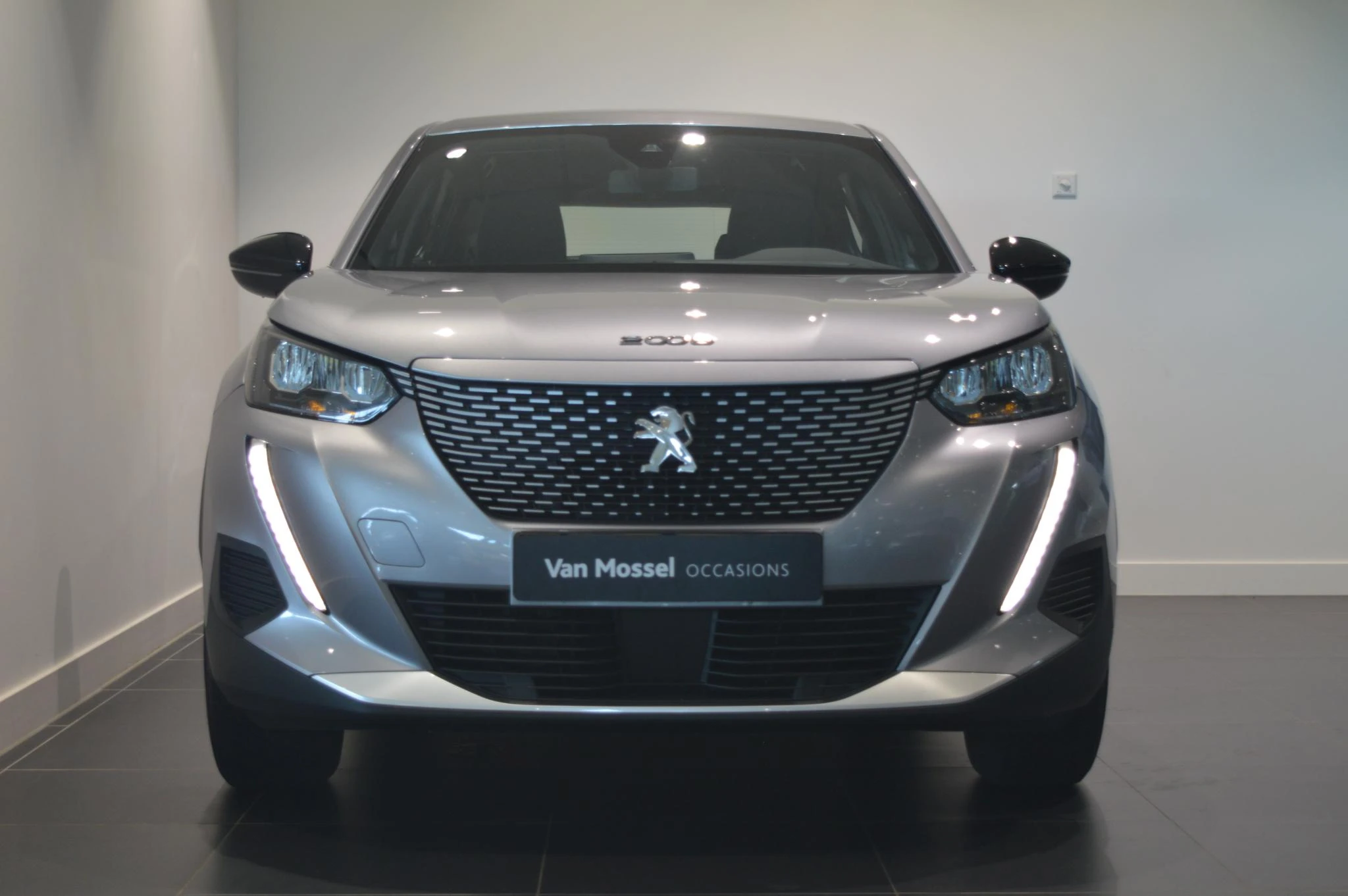 Peugeot-e-2008-image-2