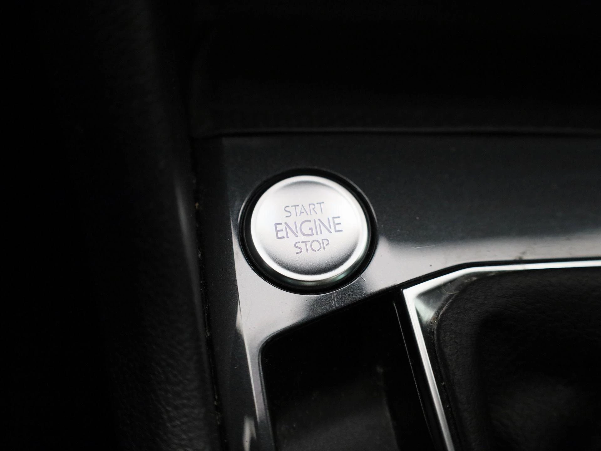 Volkswagen-Tiguan-image-23