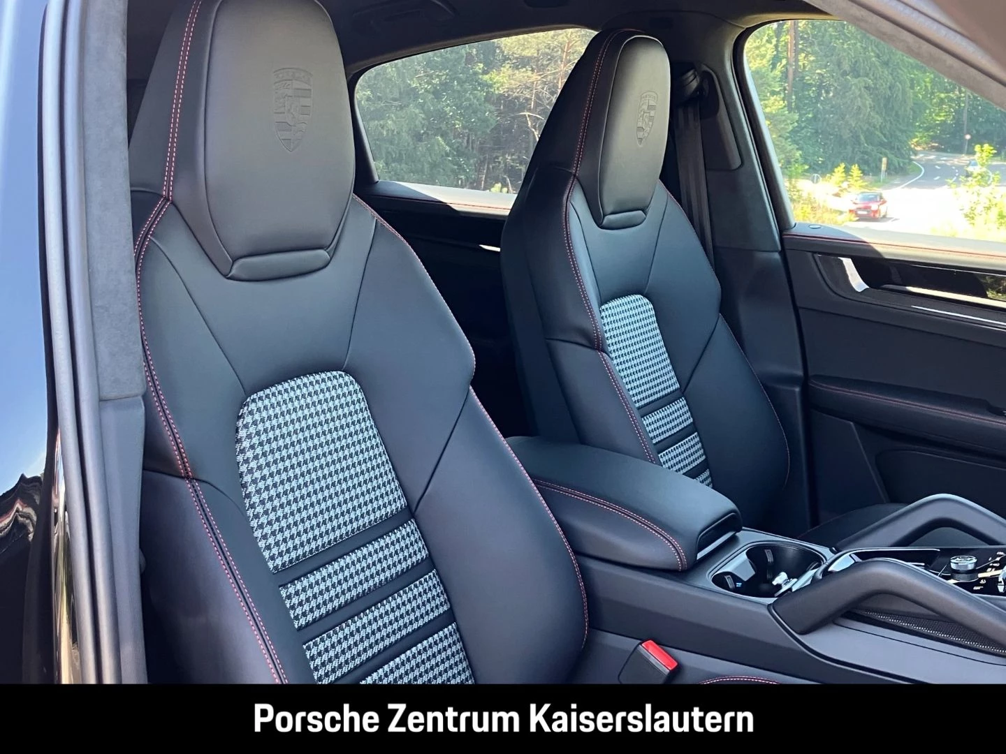 Porsche Cayenne GTS Coupe InnoDrive HA-Lenkung Head-Up gts