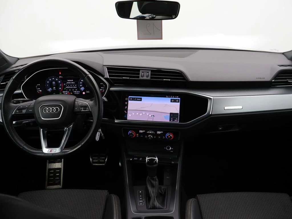 Audi Q3 PHEV Audi Q3 PHEV 45TFSIe 245PK *AUTOMAAT*LEDER*CAMERA*PDC*NAVI*CRUISE*...*