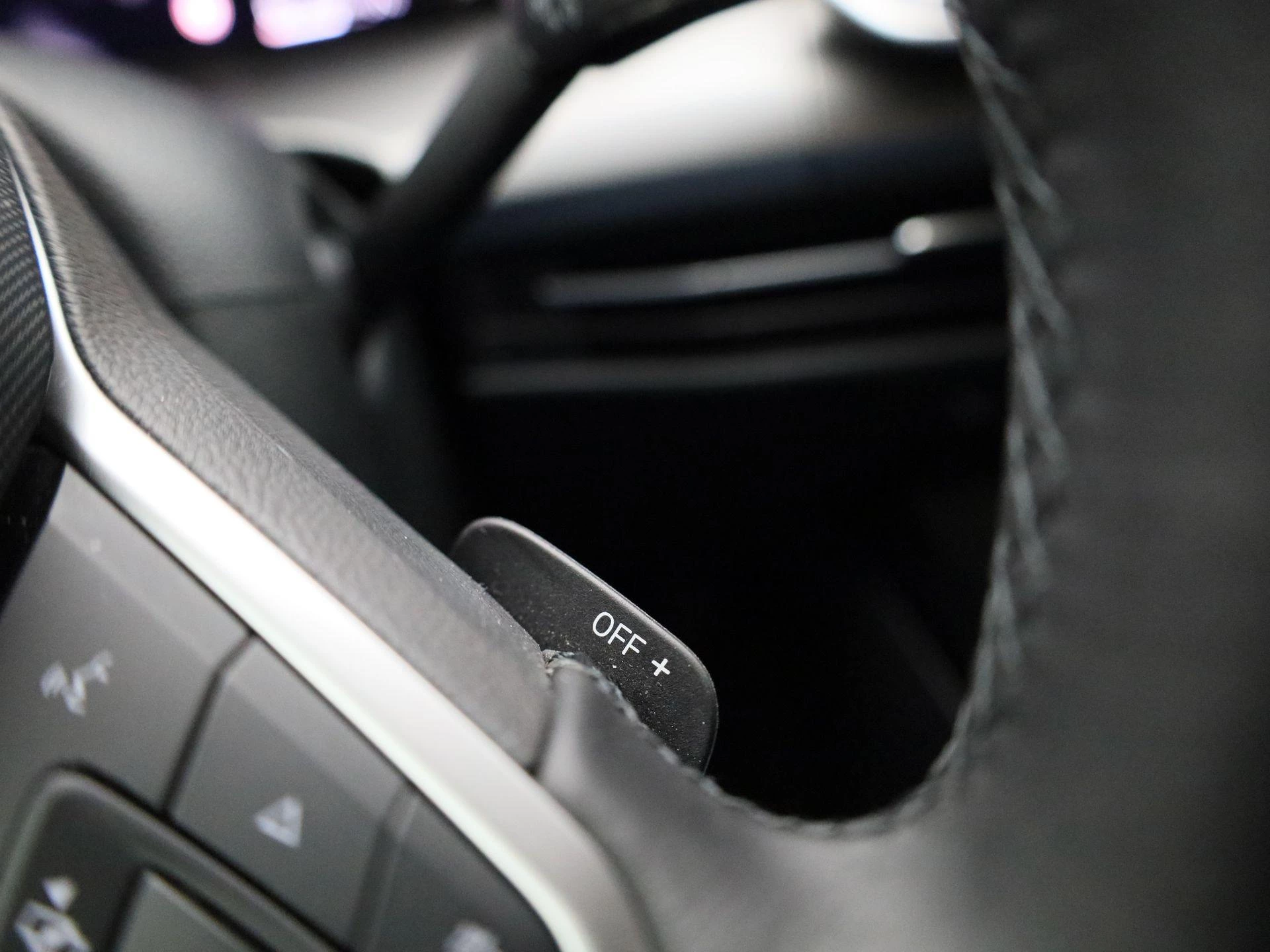 Volkswagen-Golf-image-27