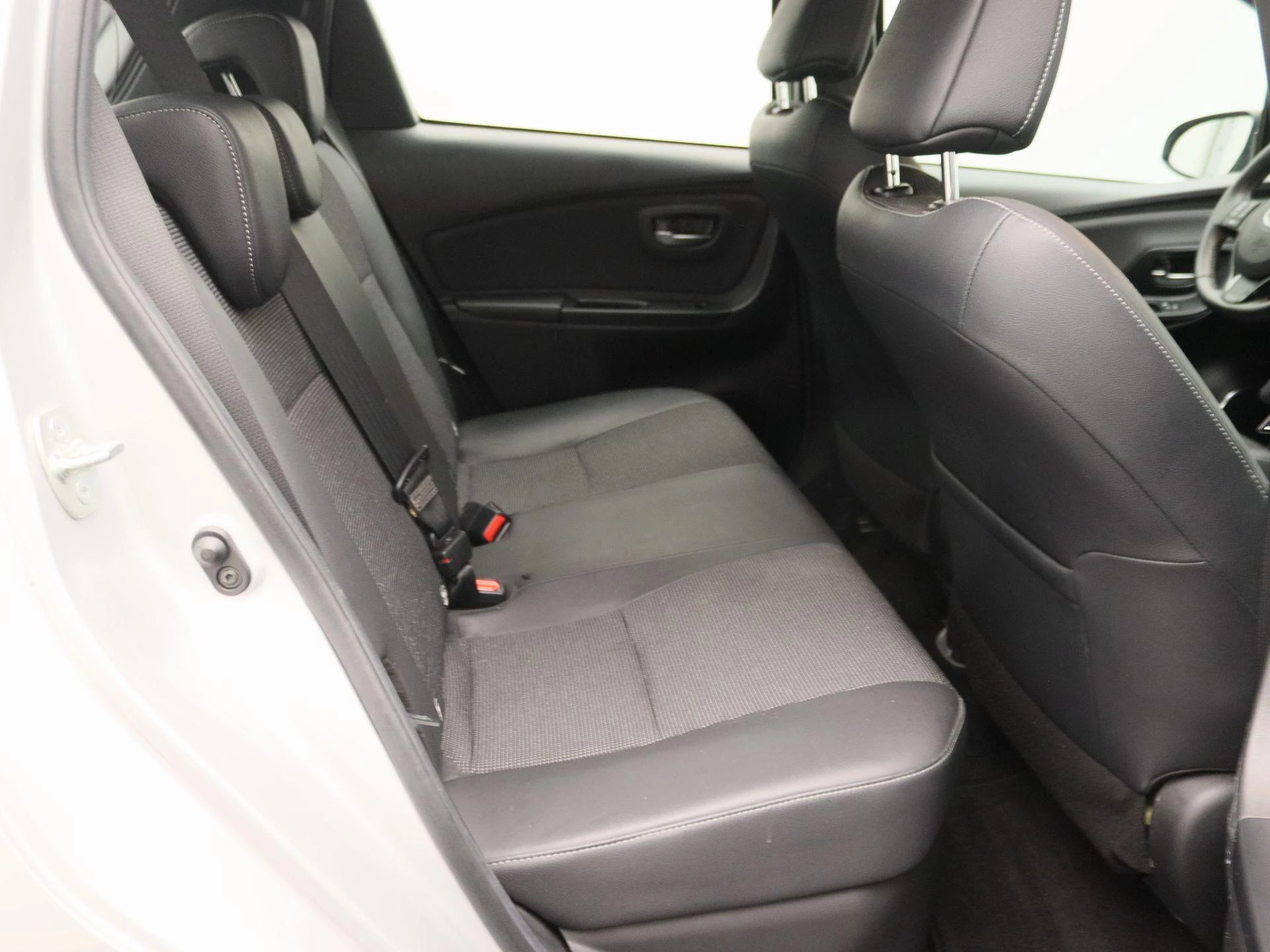 Toyota-Yaris-image-25