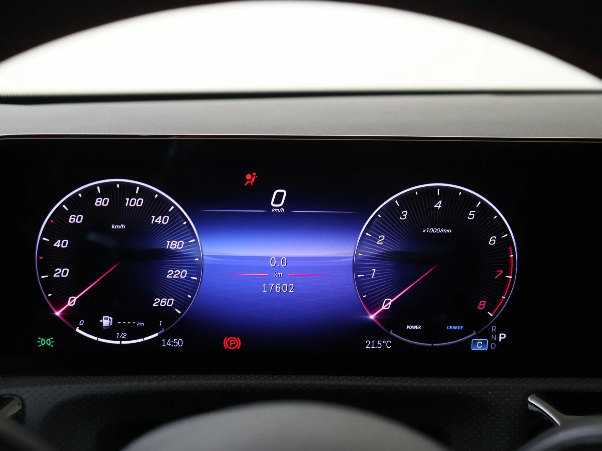 Mercedes-Benz-CLA-image-11