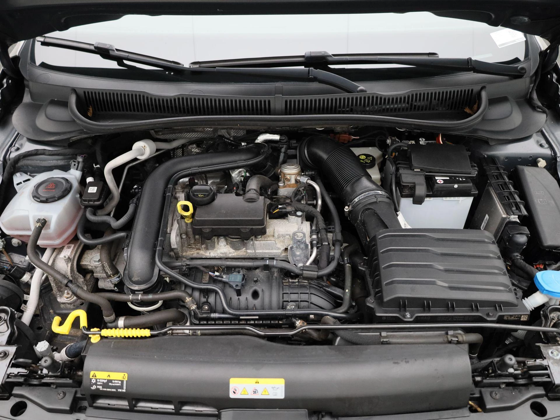 Volkswagen-Polo-image-31