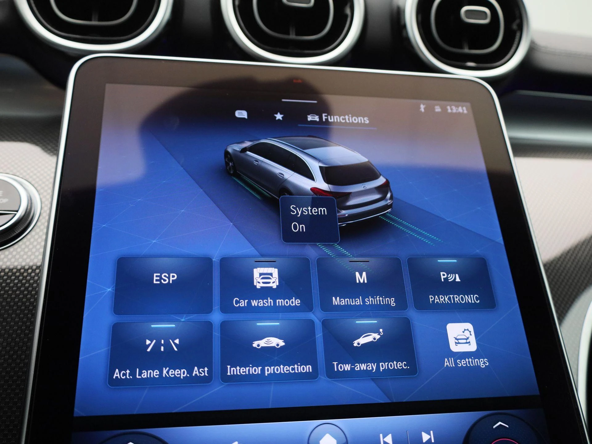 Mercedes-Benz-C-Klasse-image-20