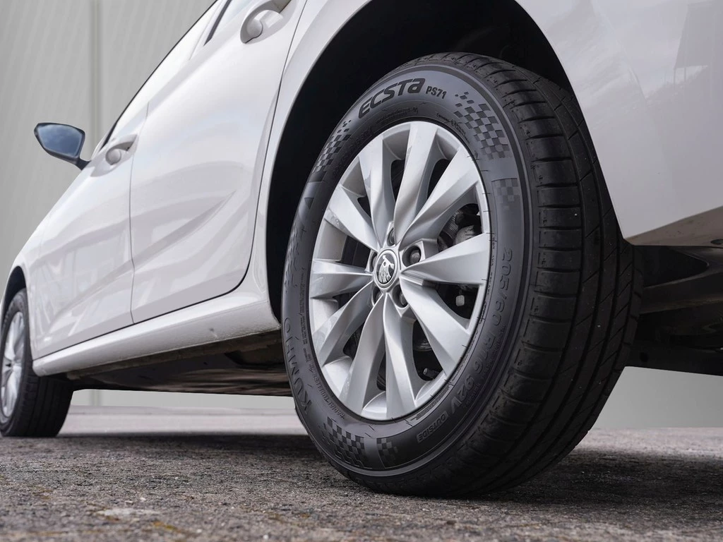 Škoda Kamiq 1,0 TSI DSG Ambition,LED,ACC,ALU Kamera,Climatronic,Park-Pilot