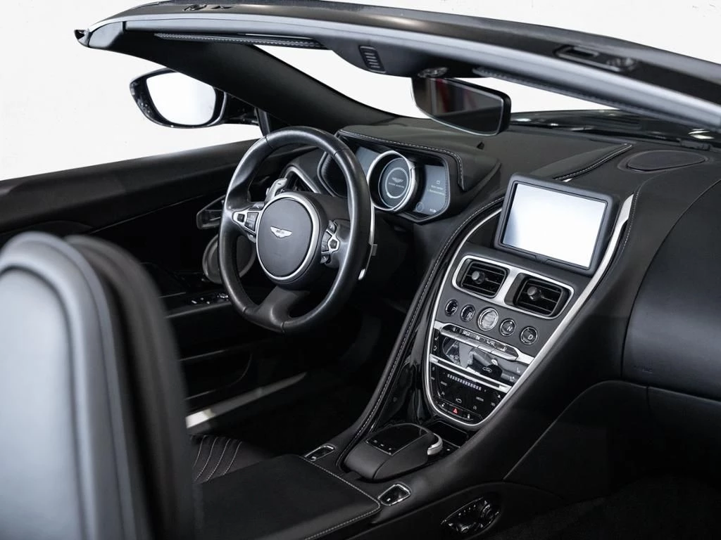 Aston Martin V8 Volante DB11 Aston Martin Hamburg