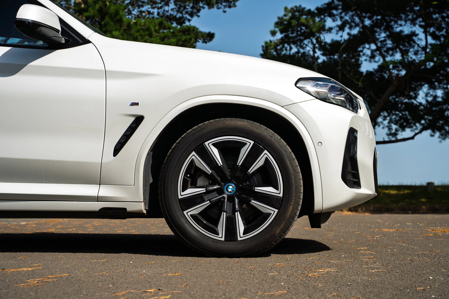 BMW-iX3-image-26