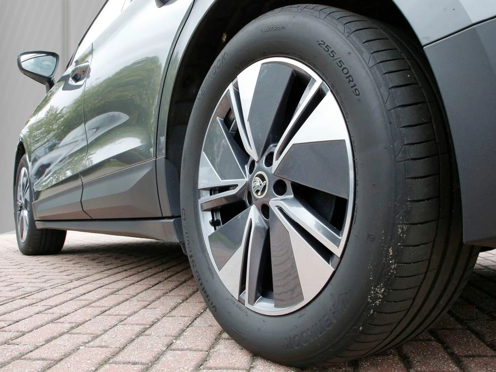 Škoda-Enyaq iV-image-5