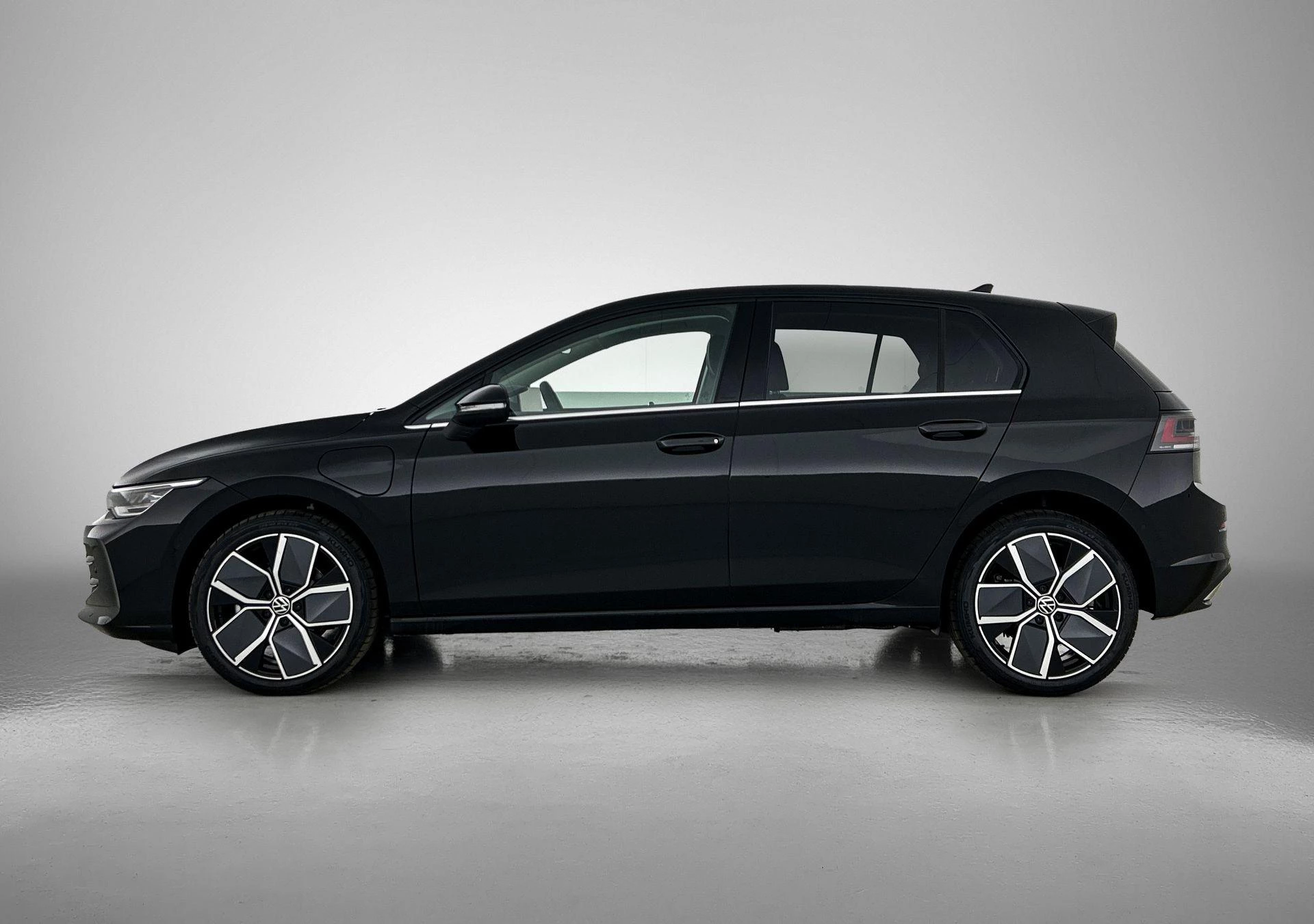 Volkswagen-Golf-image-1