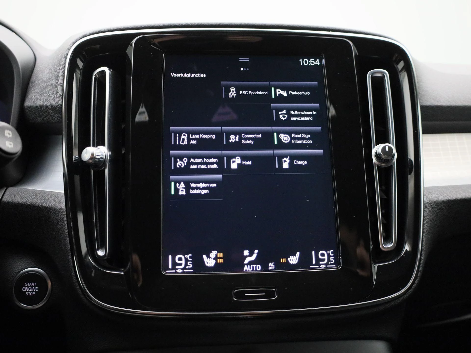Volvo-XC40-image-28