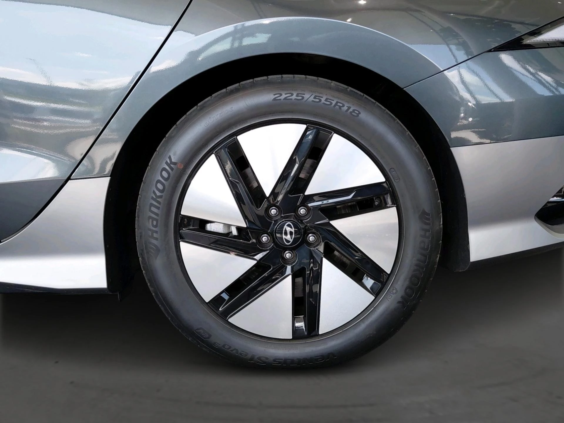 Hyundai IONIQ 6 Core Plus 77kWh