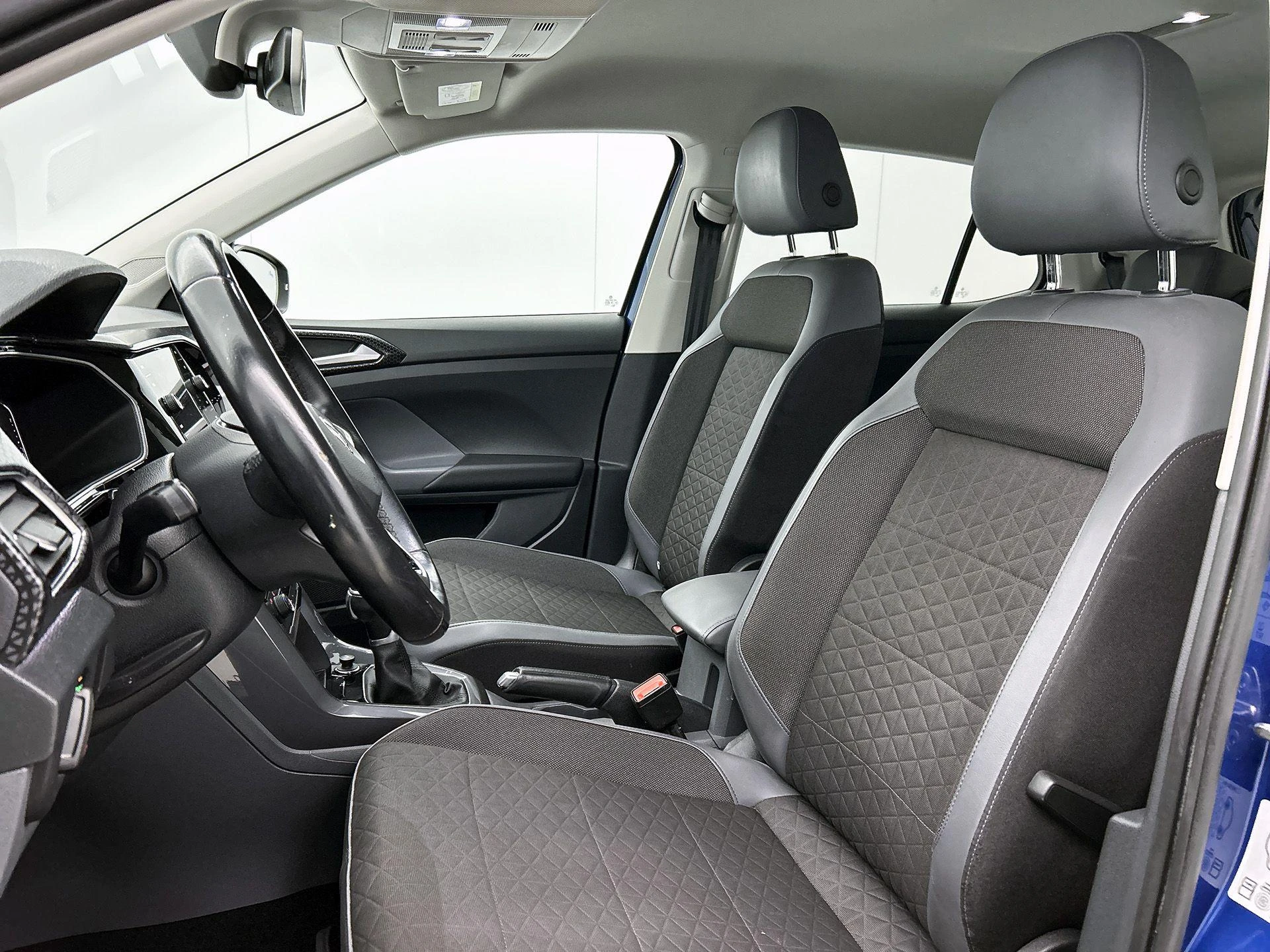 Volkswagen-T-Cross-image-32
