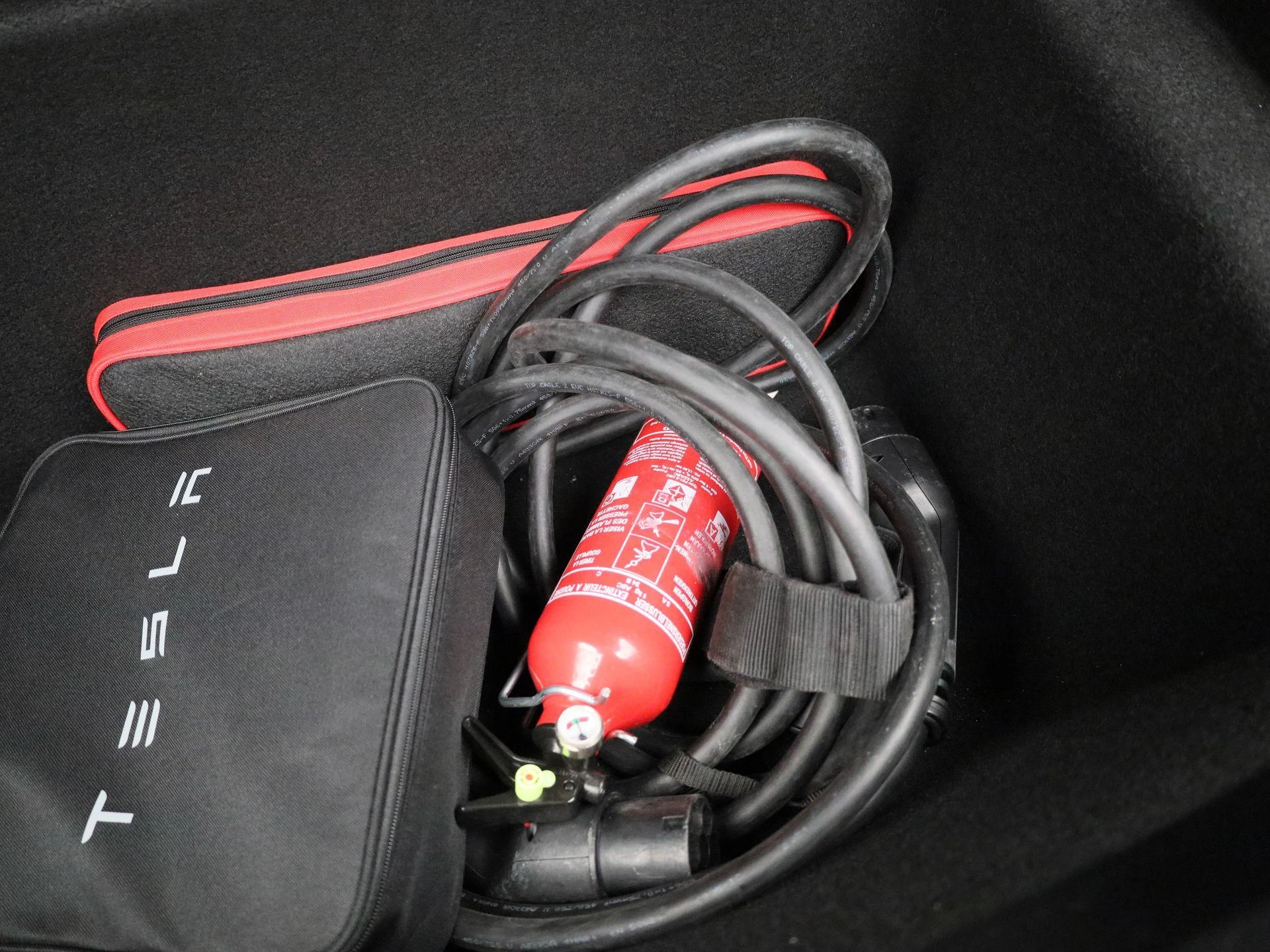 Tesla-Model 3-image-12