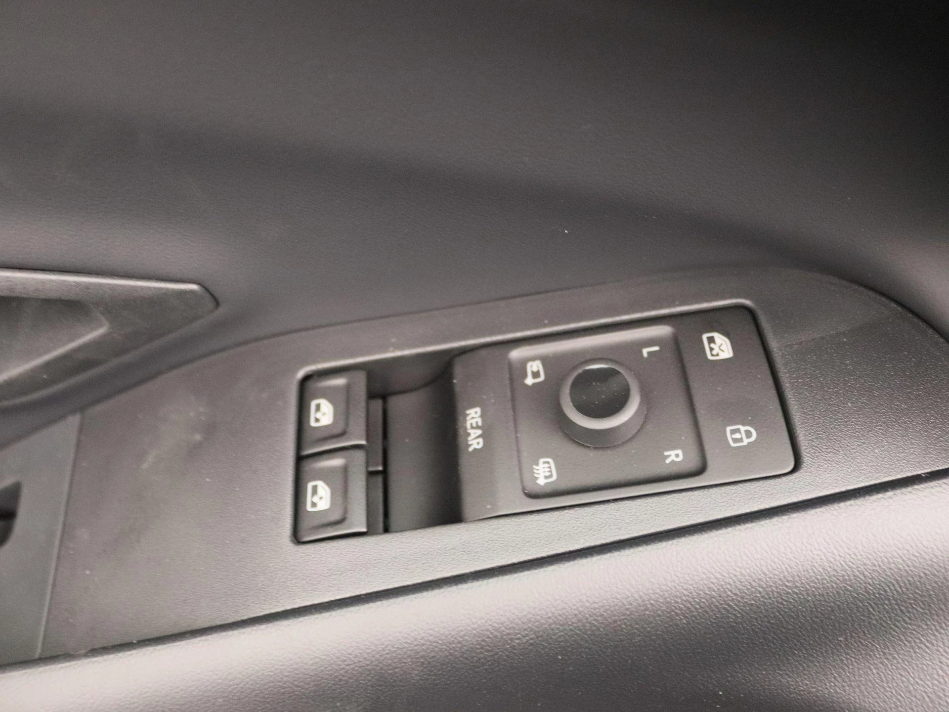 Ford-Explorer-image-20