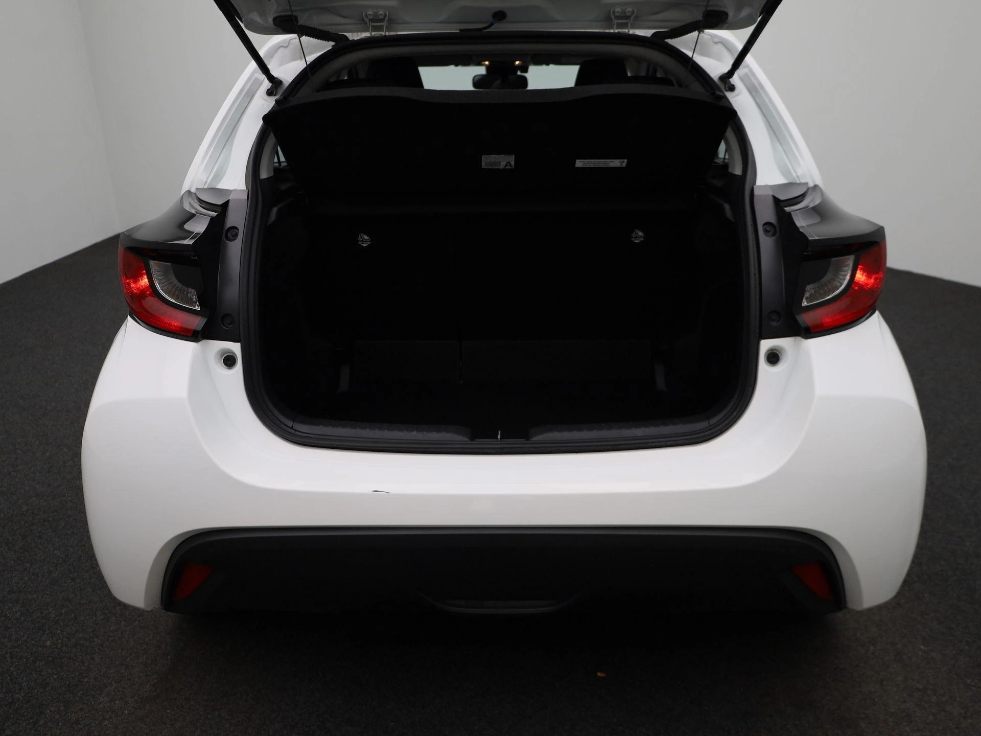 Toyota-Yaris-image-11
