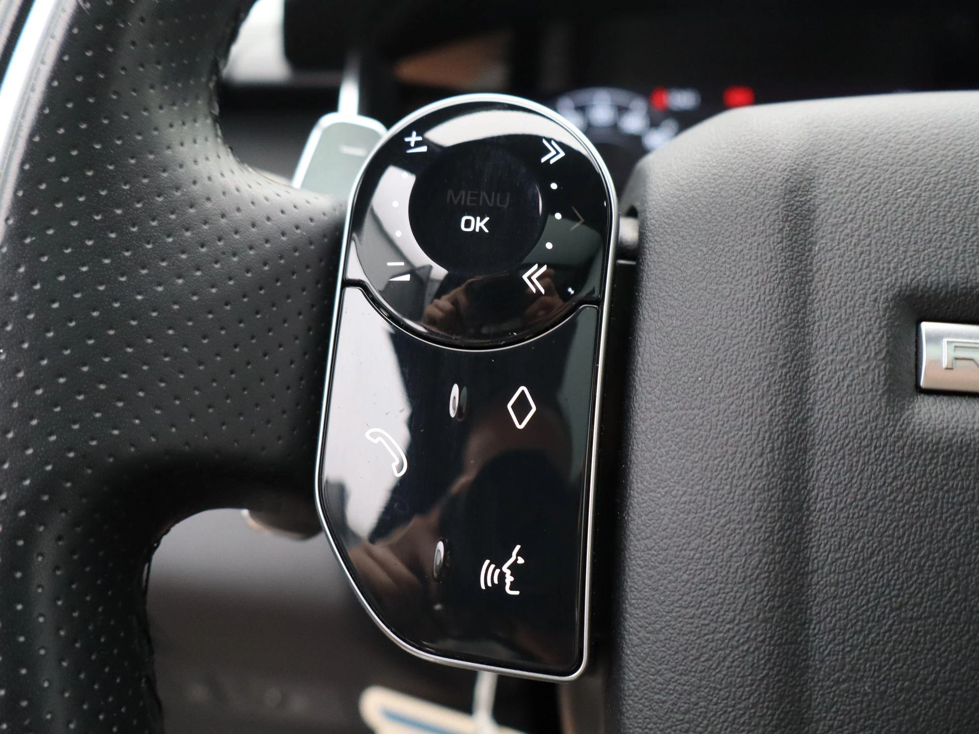 Land Rover-Range Rover Sport-image-25