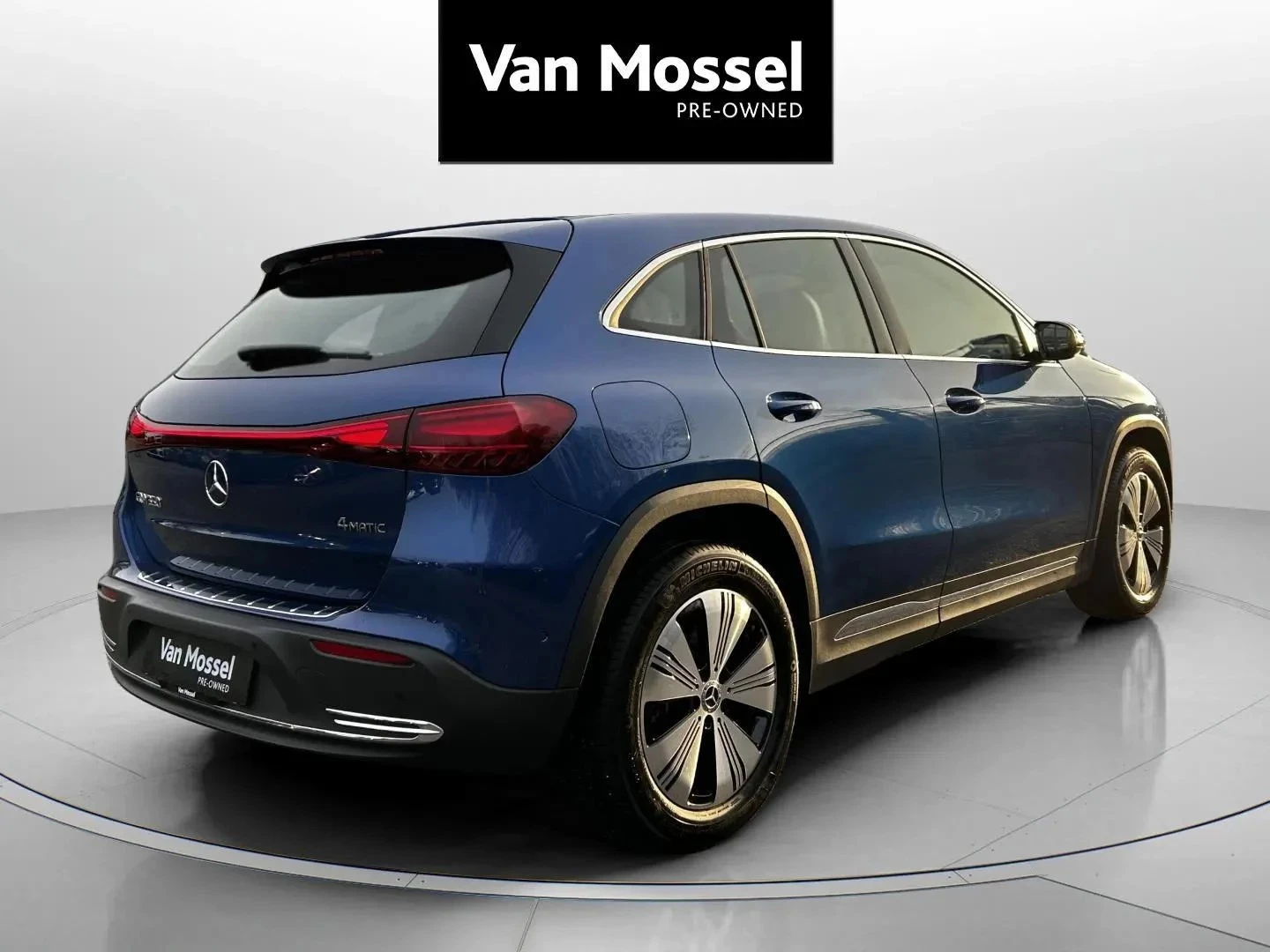 Mercedes-Benz-EQA-image-4