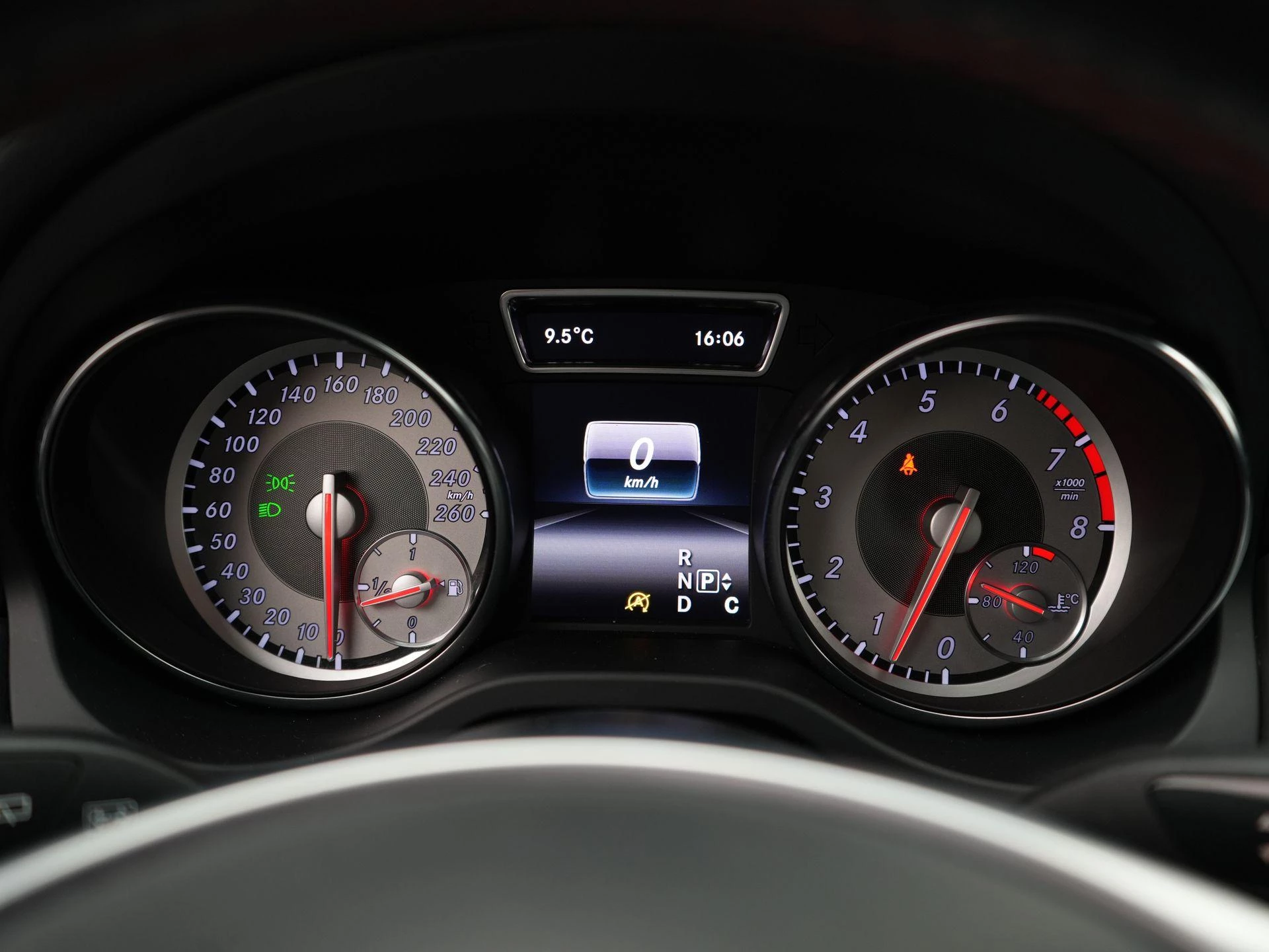 Mercedes-Benz-CLA-image-10