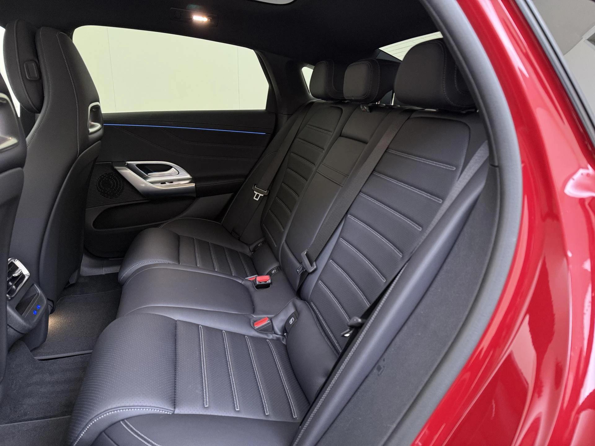 Mercedes-Benz-C-Klasse-image-15